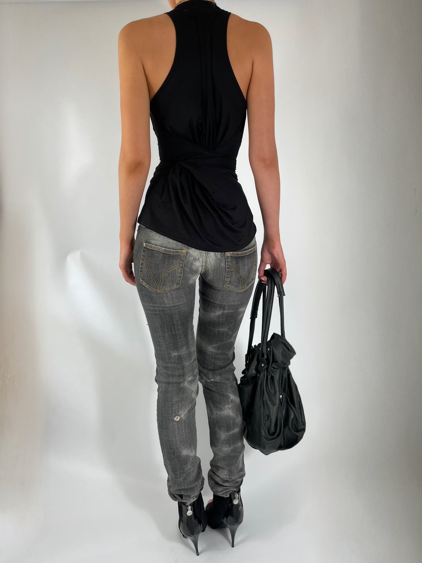 TWO LAYER TIE TOP IN BLACK