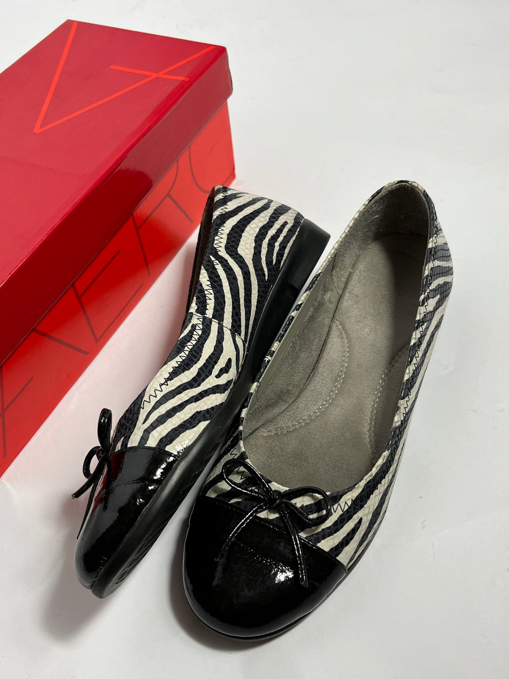 VINTAGE BALLERINA FLATS EU40