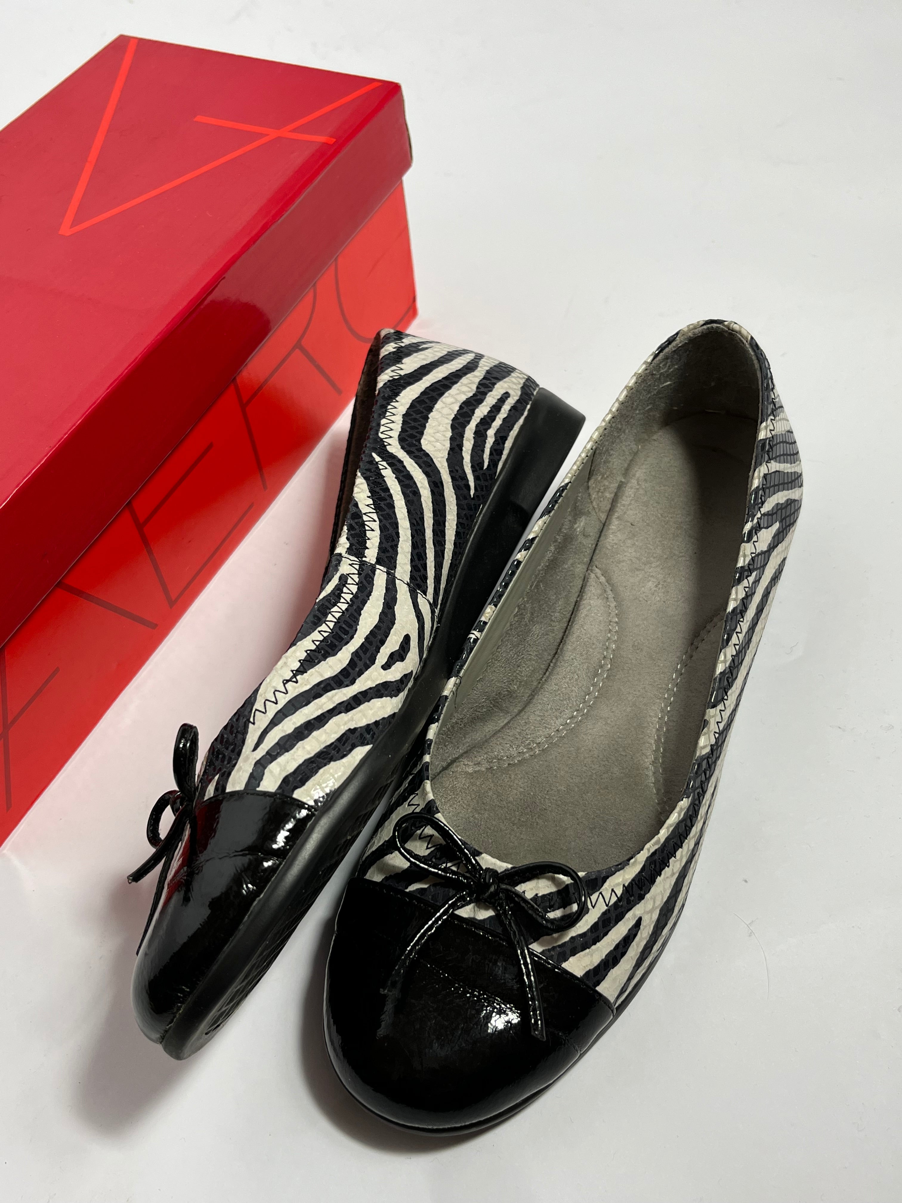 VINTAGE BALLERINA FLATS EU40