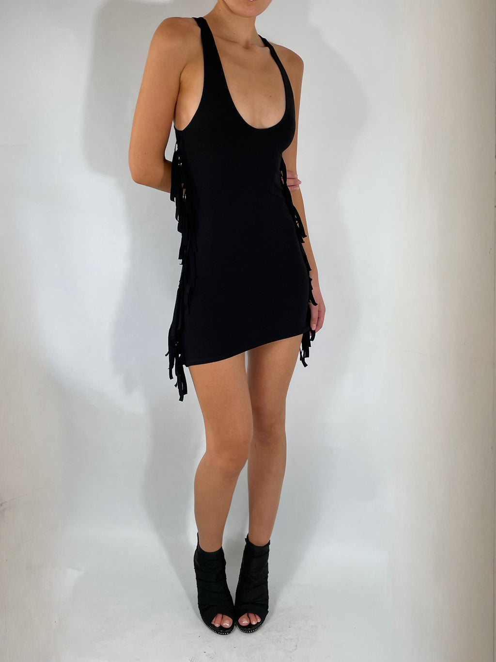 黑色流蘇連身裙