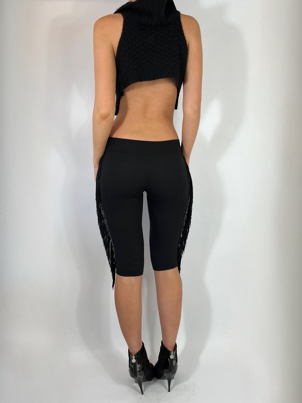 ULTRA LOW RISE CAPRI PANTS IN BLACK FRINGE