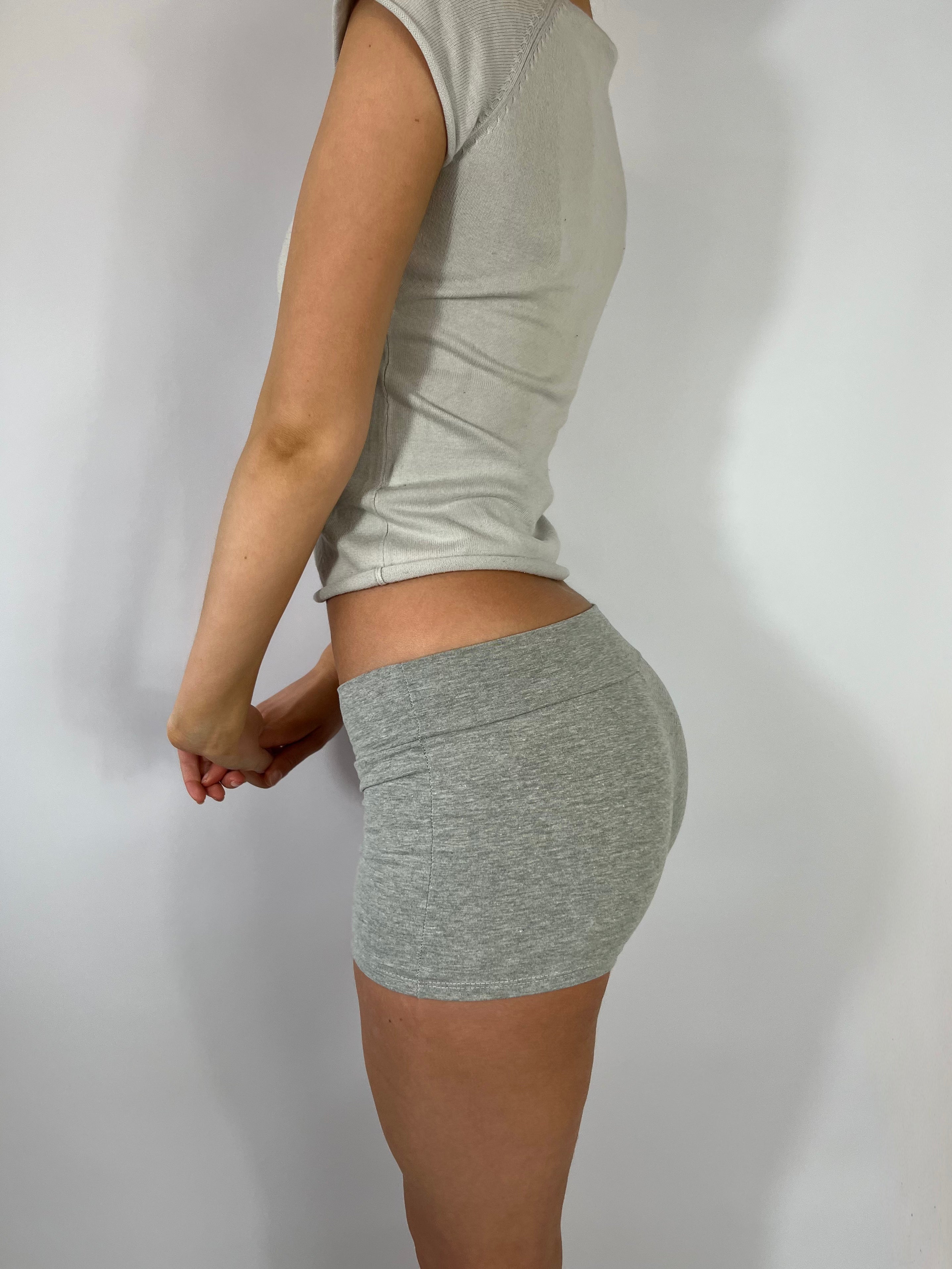 LOW RISE MICRO SHORTS IN GREY
