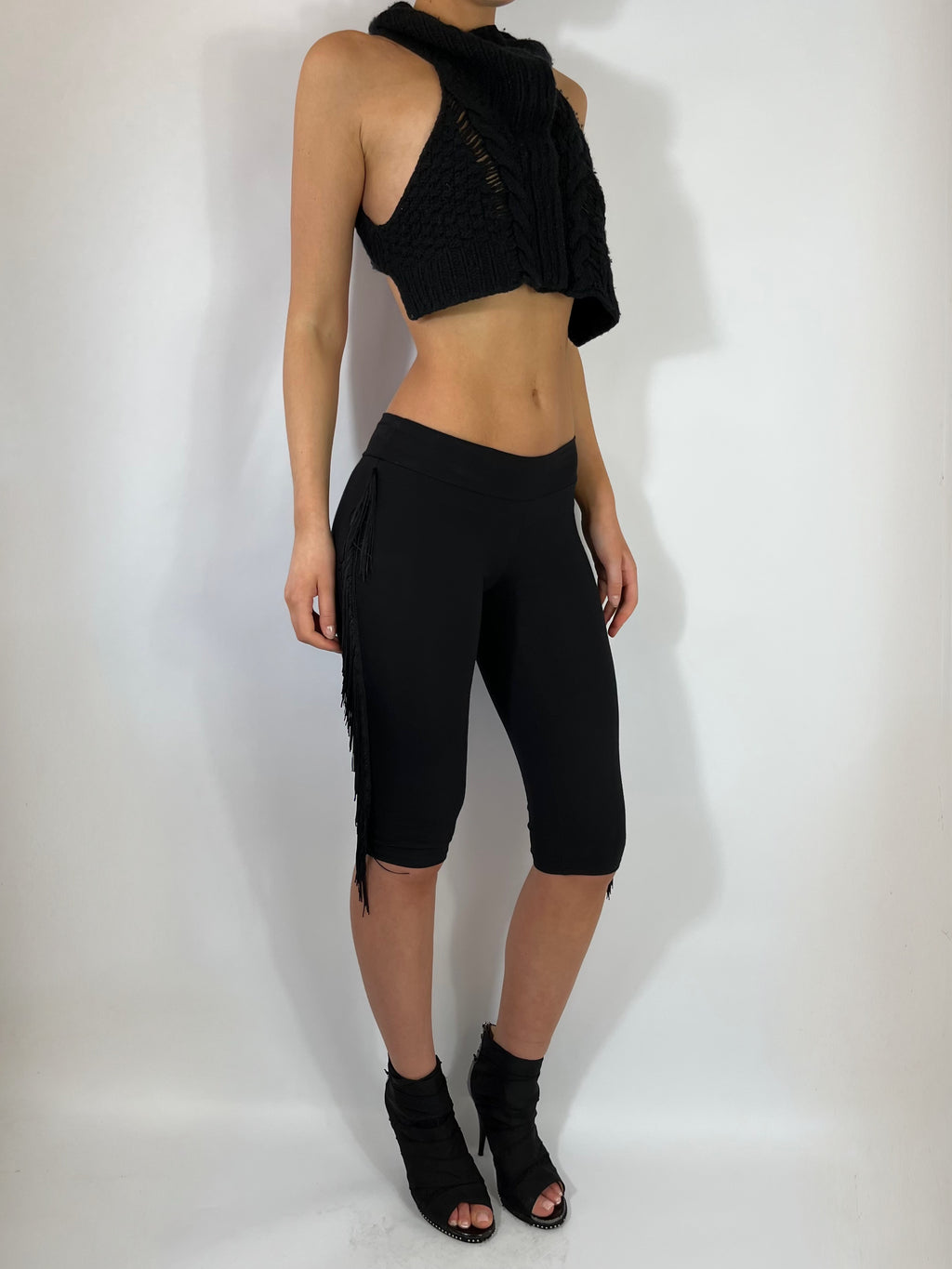 ULTRA LOW RISE CAPRI PANTS IN BLACK FRINGE