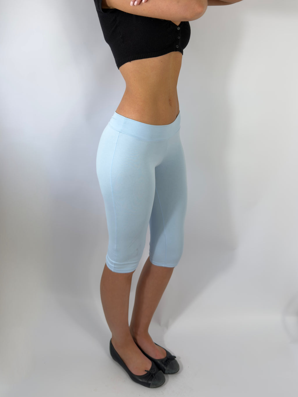 ULTRA LOW RISE CAPRI PANTS IN BABY BLUE