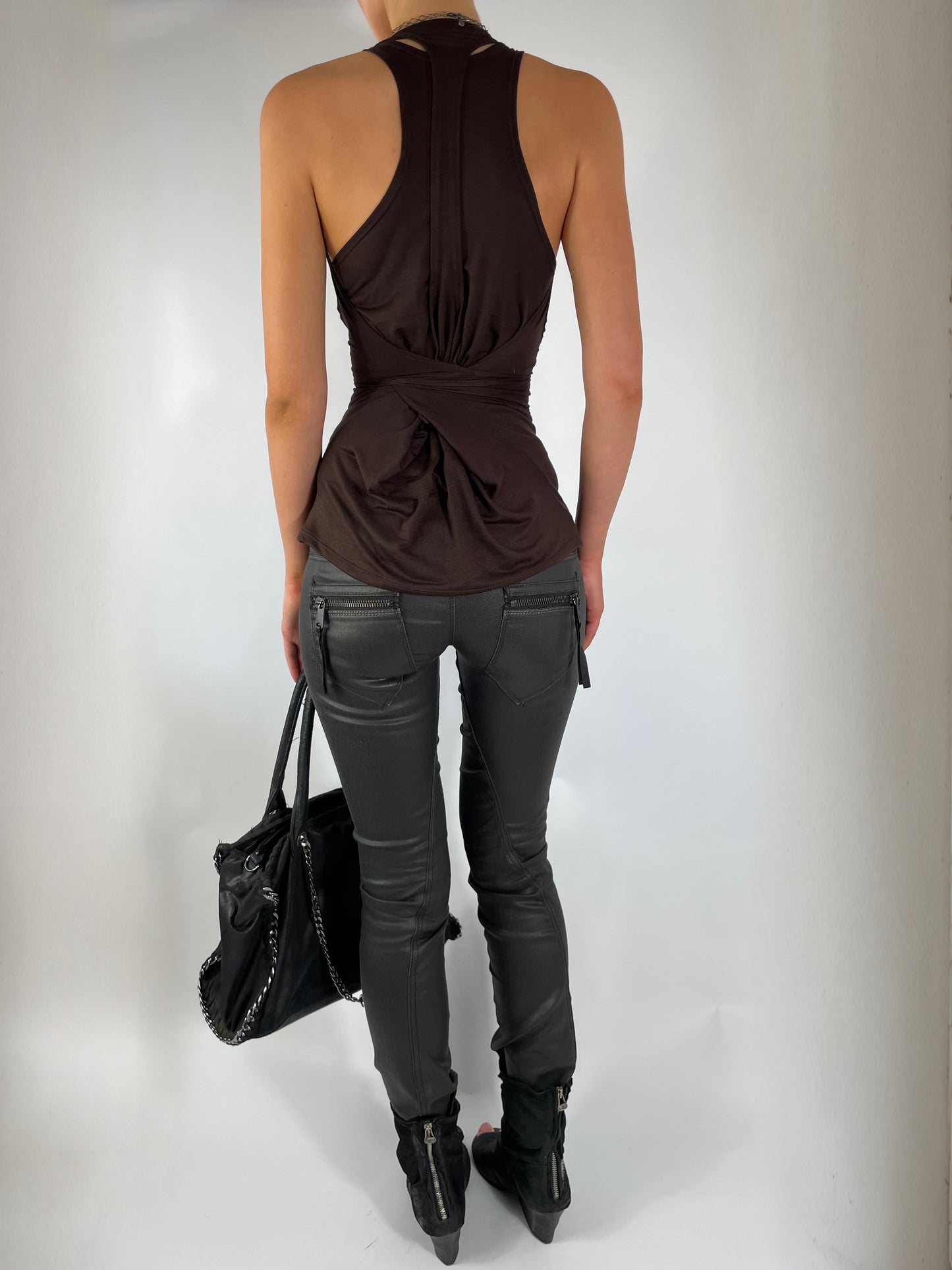 TWO LAYER TIE TOP IN BROWN