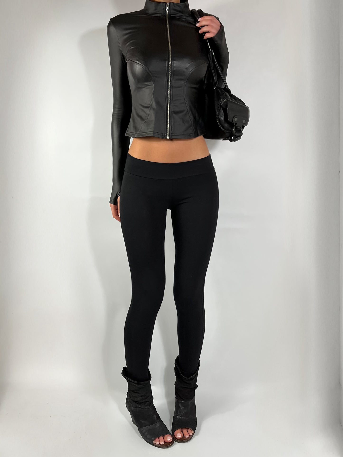 ULTRA LOW RISE SKINNIES IN BLACK