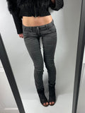 VINTAGE 2004 GUESS LOW RISE JEANS SIZE 28