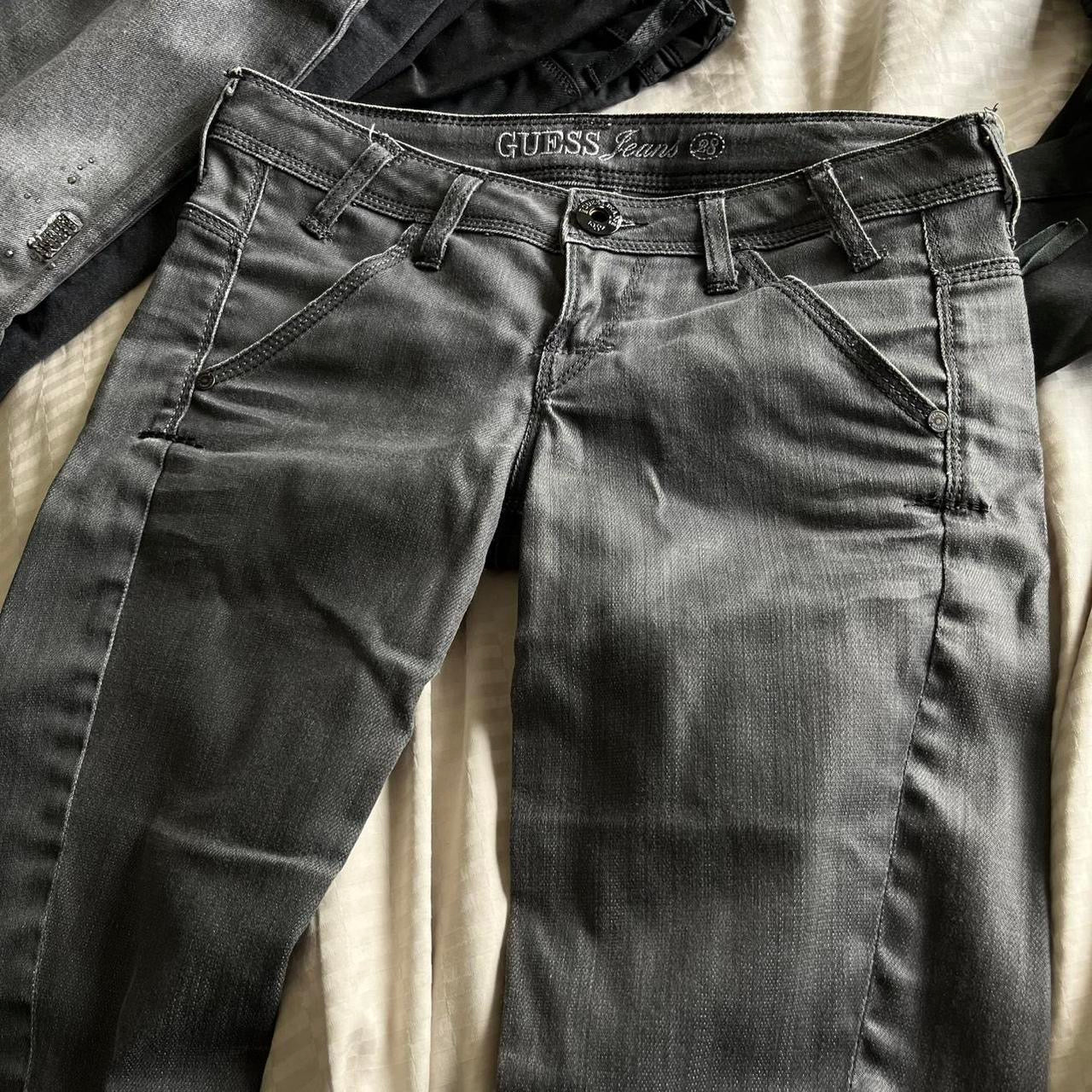 VINTAGE 2004 GUESS LOW RISE JEANS SIZE 28