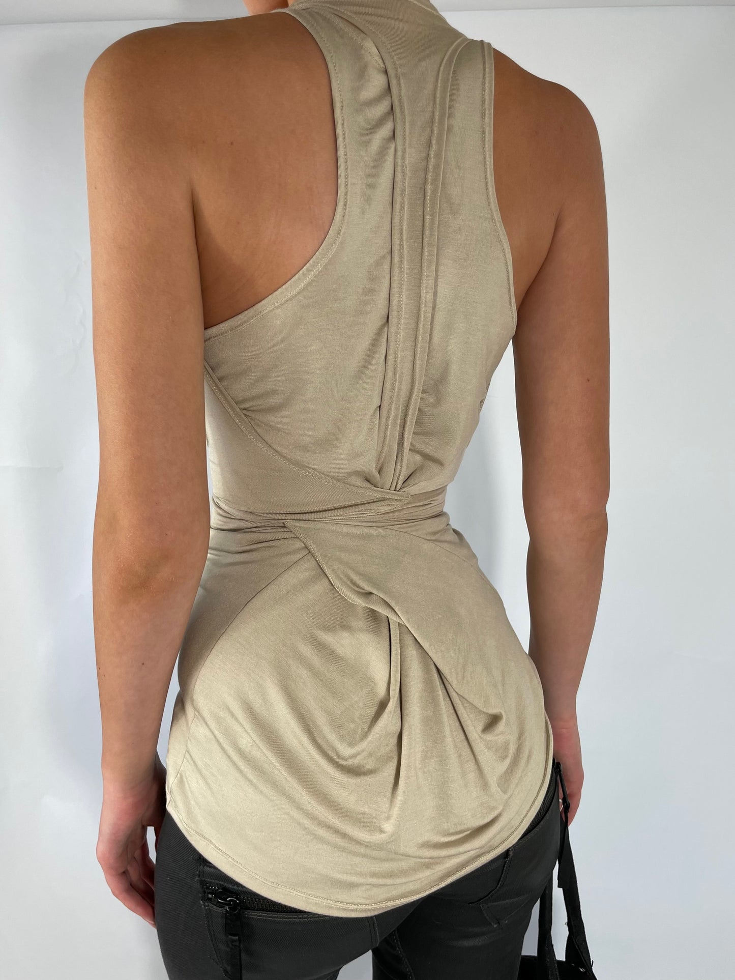 TWO LAYER TIE TOP IN TAN