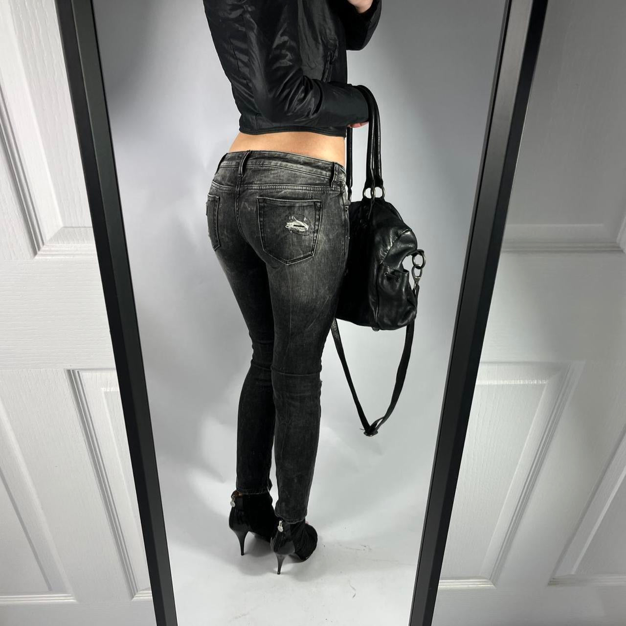 VINTAGE GUESS PREMIUM RIPPED LOW RISE JEANS