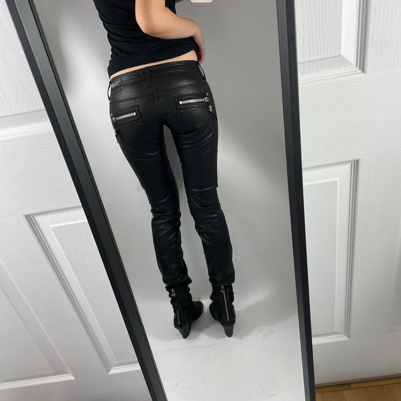 VINTAGE 2004 GUESS LOW RISE JEANS SIZE 26