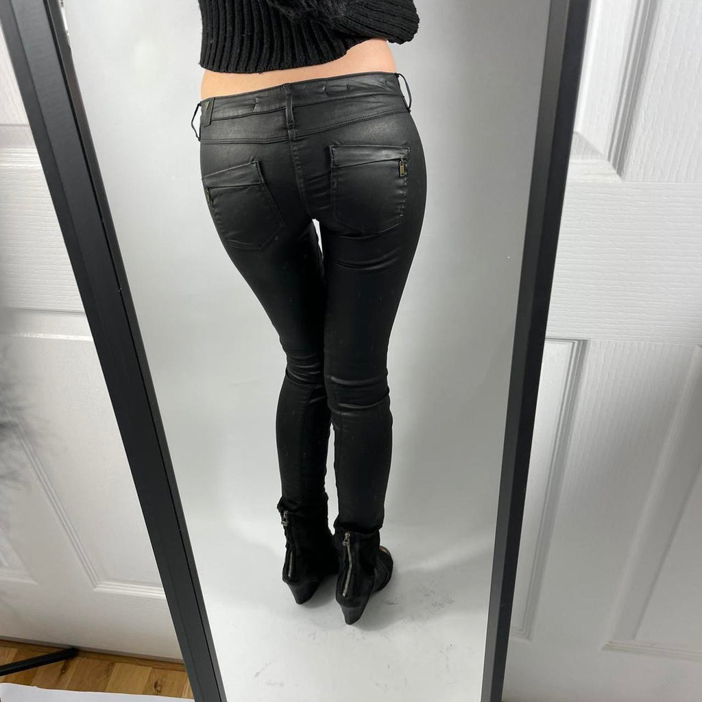 VINTAGE 2004 GUESS LOW RISE JEANS SIZE 27