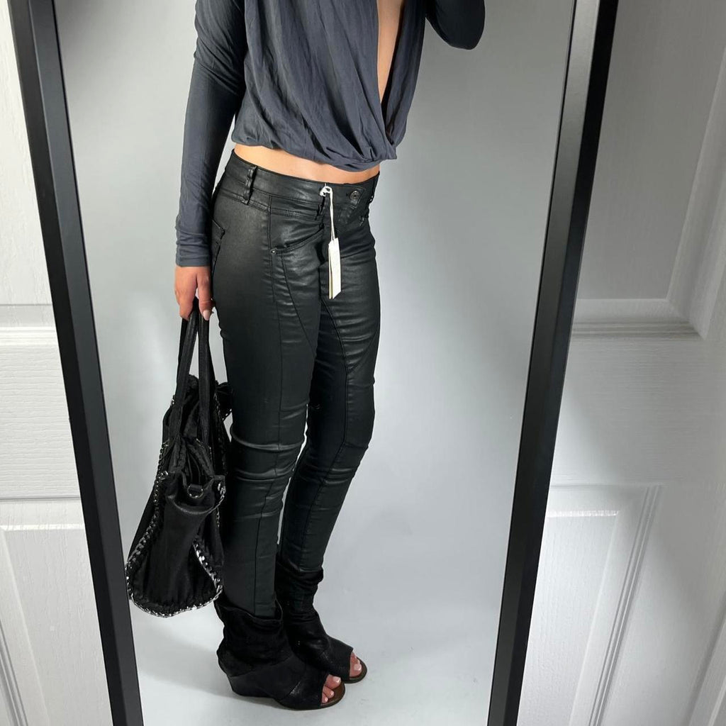 VINTAGE 2004 GUESS LOW RISE JEANS SIZE 28