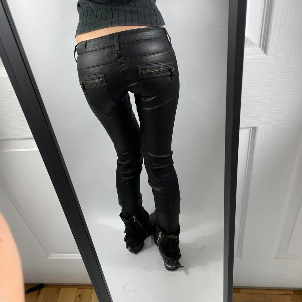 VINTAGE GUESS ROCKET SLIM LOW RISE JEANS