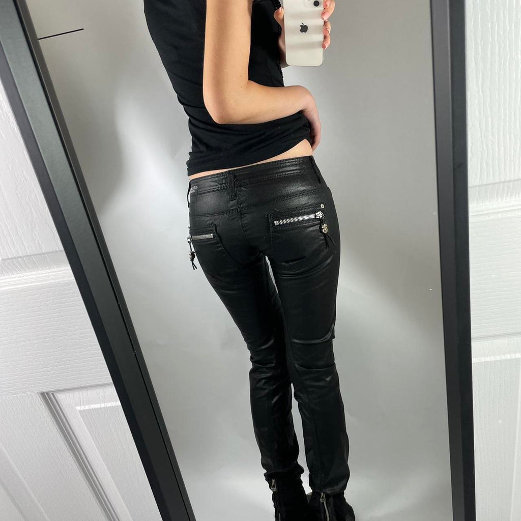 VINTAGE 2004 GUESS LOW RISE JEANS SIZE 26
