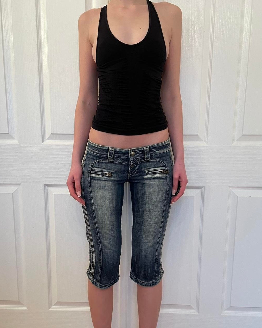 VINTAGE GUESS DENIM LOW RISE CAPRI PANTS