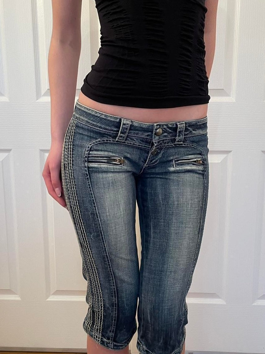 VINTAGE GUESS DENIM LOW RISE CAPRI PANTS