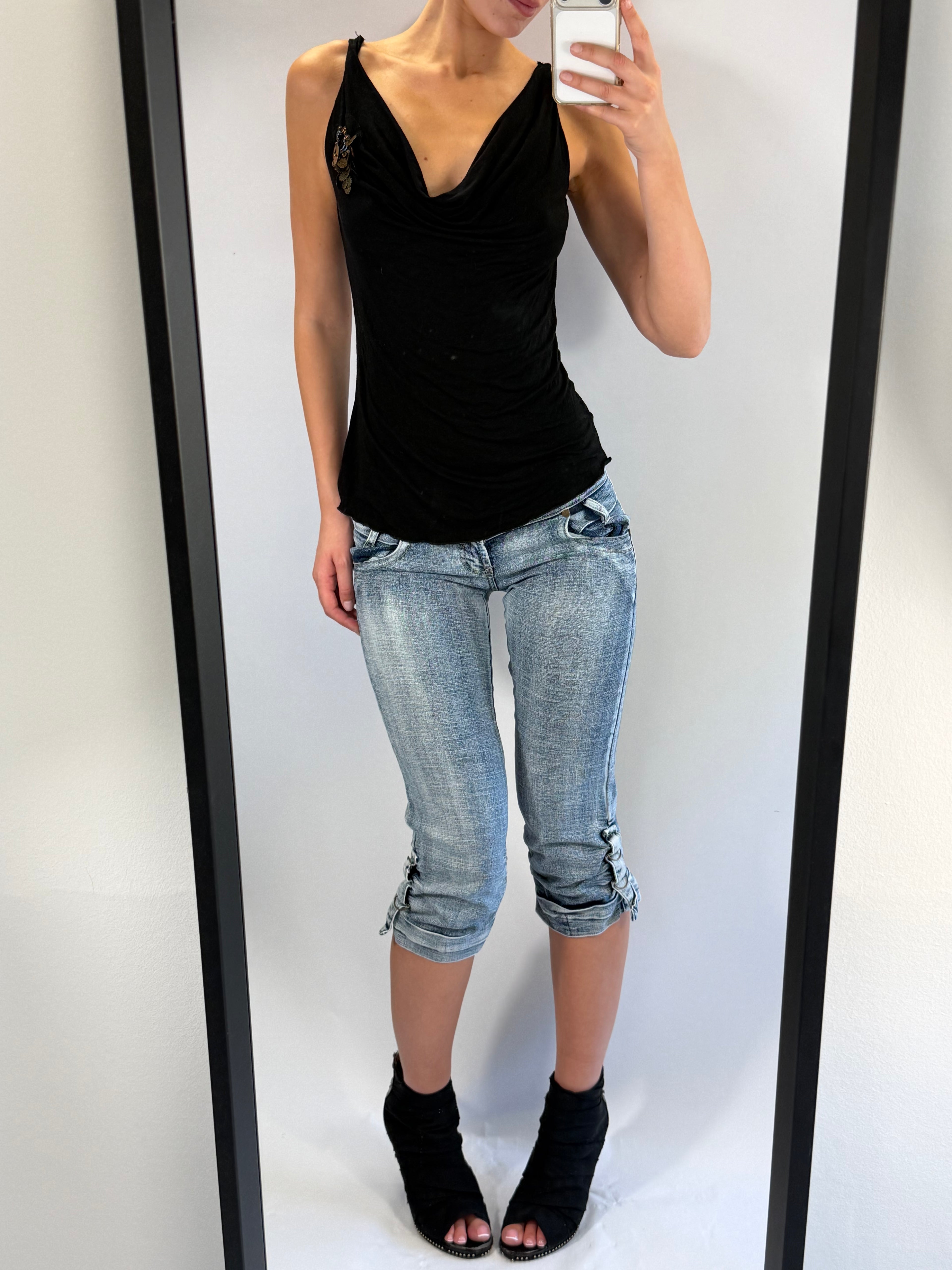 VINTAGE DENIM LOW RISE CAPRI PANTS