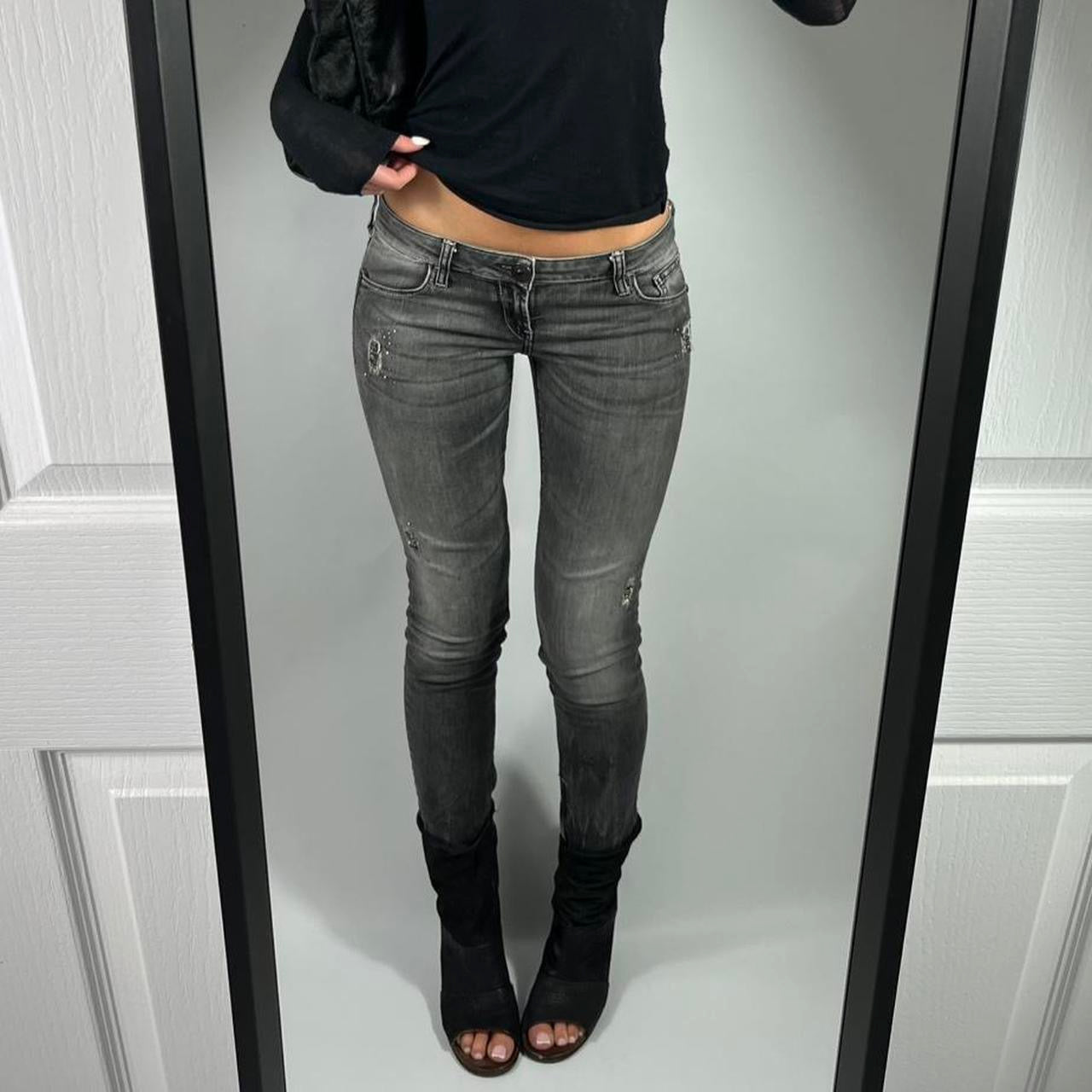 VINTAGE 2004 GUESS LOW RISE JEANS SIZE 29