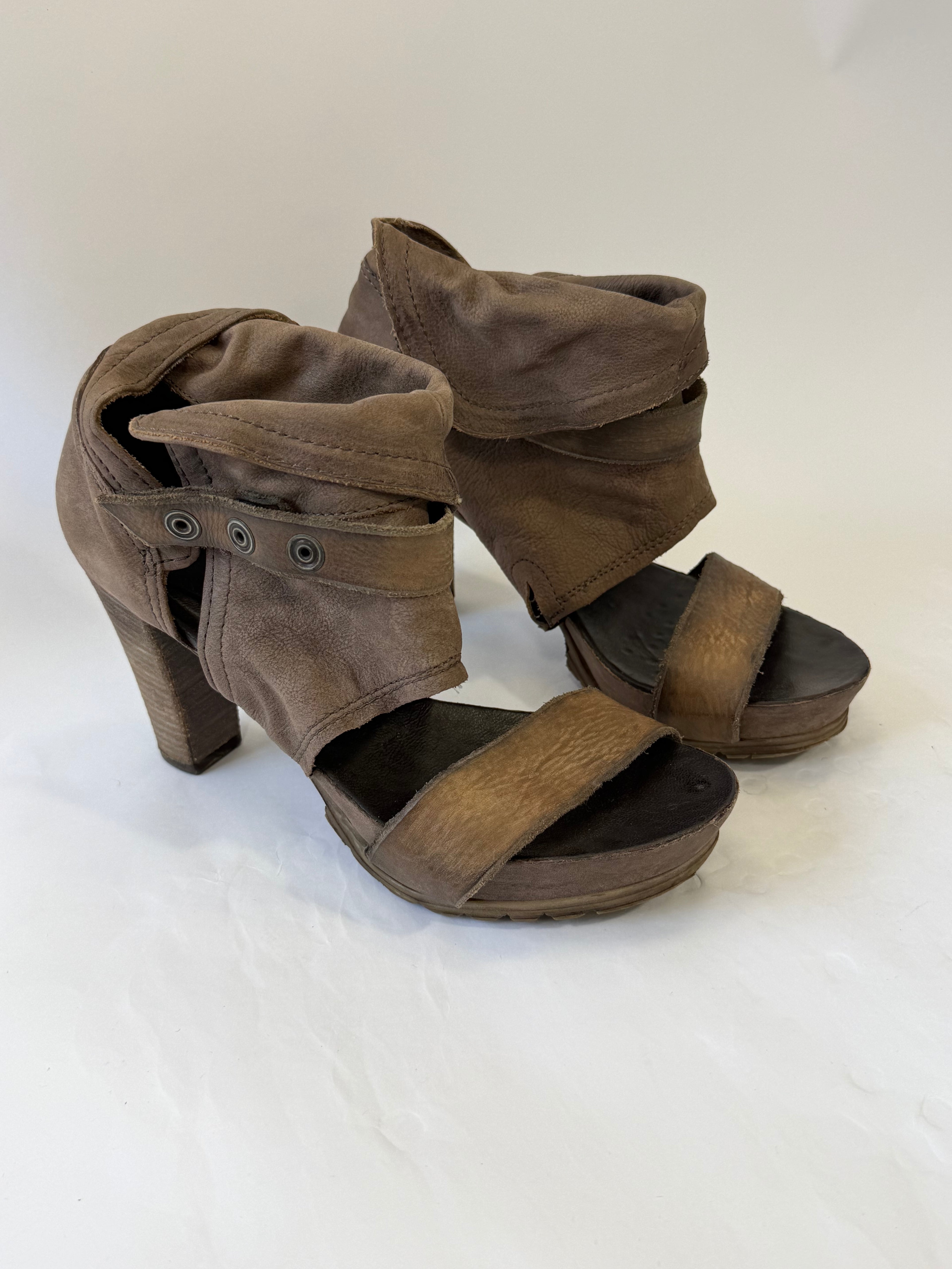VINTAGE AS98 HEELS EU39