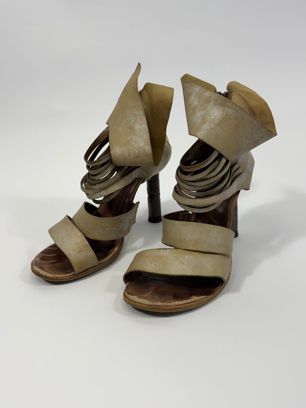 VINTAGE HEELS EU40