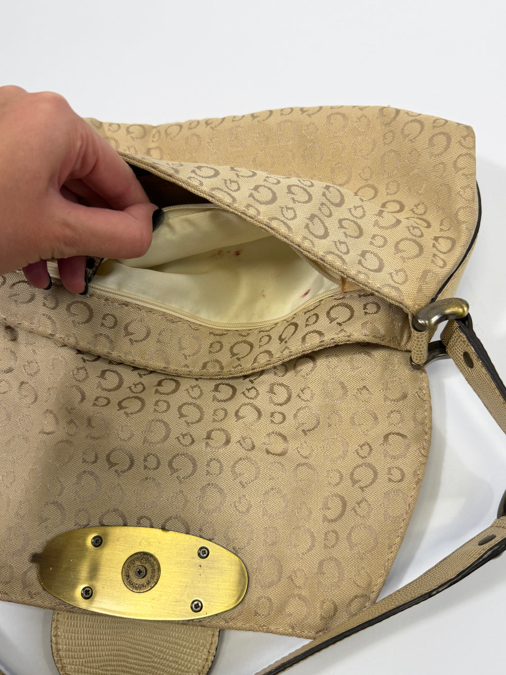 VINTAGE GUESS BAG