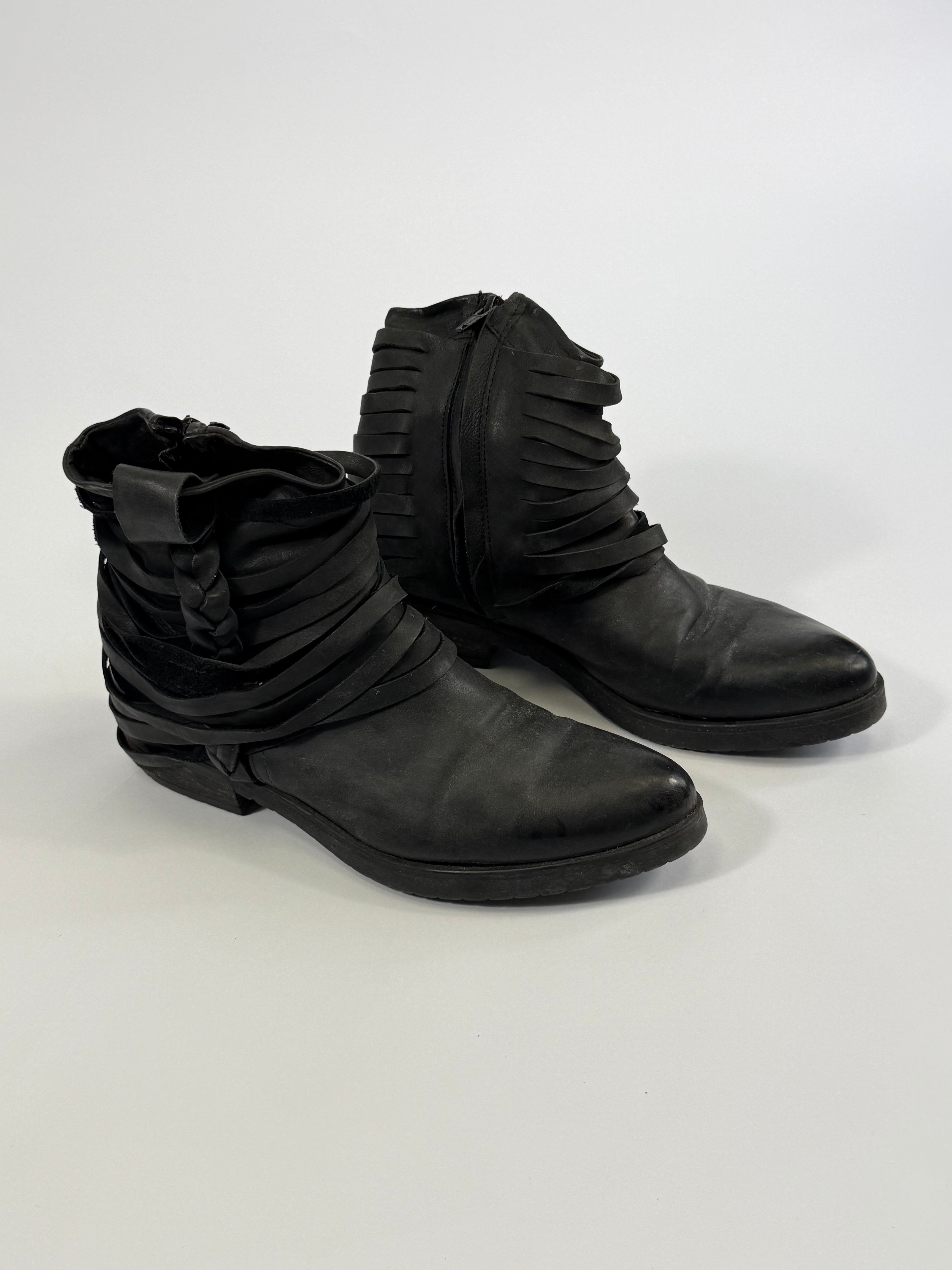 VINTAGE BOOTS EU39