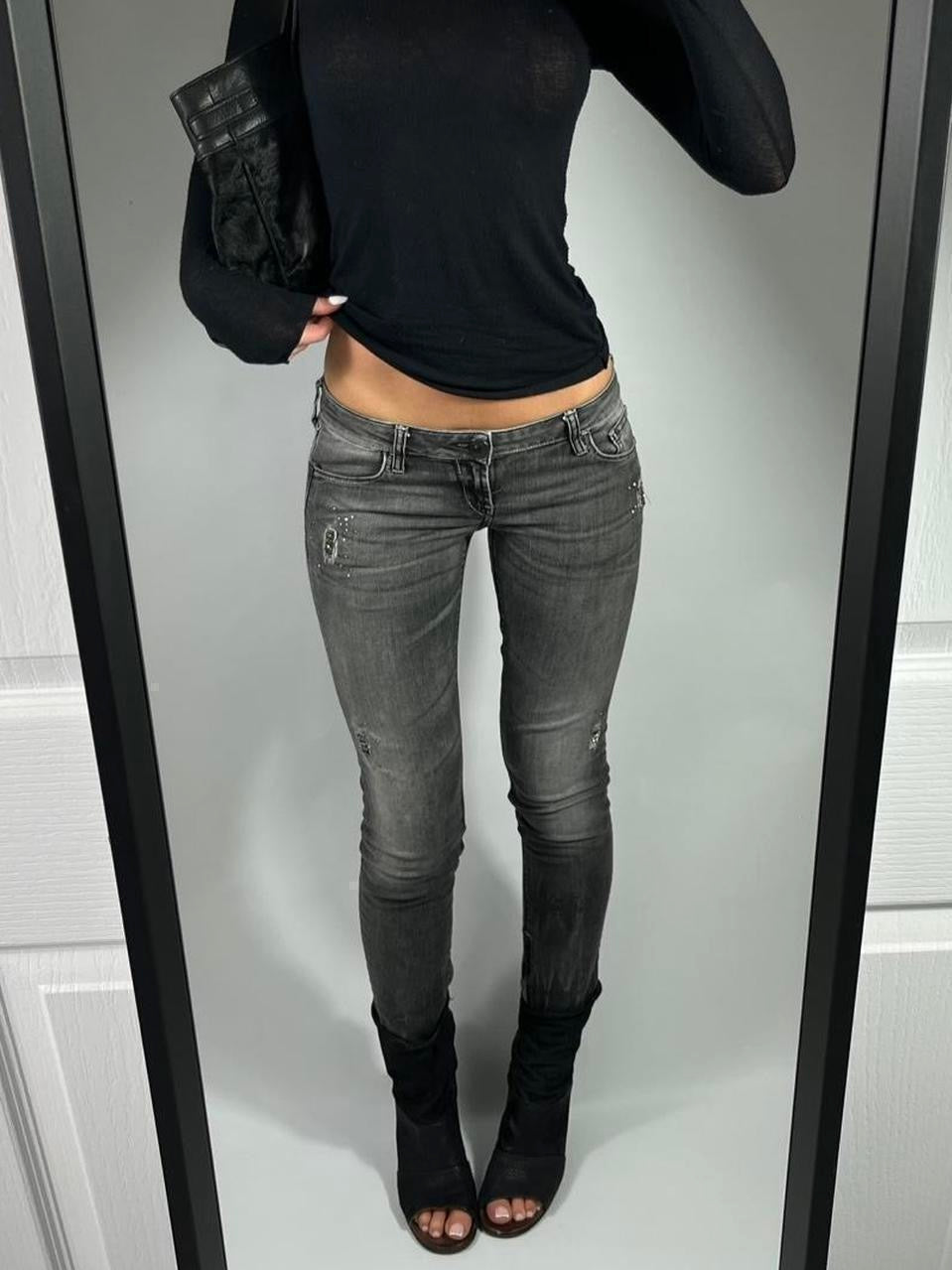 VINTAGE 2004 GUESS LOW RISE JEANS SIZE 29
