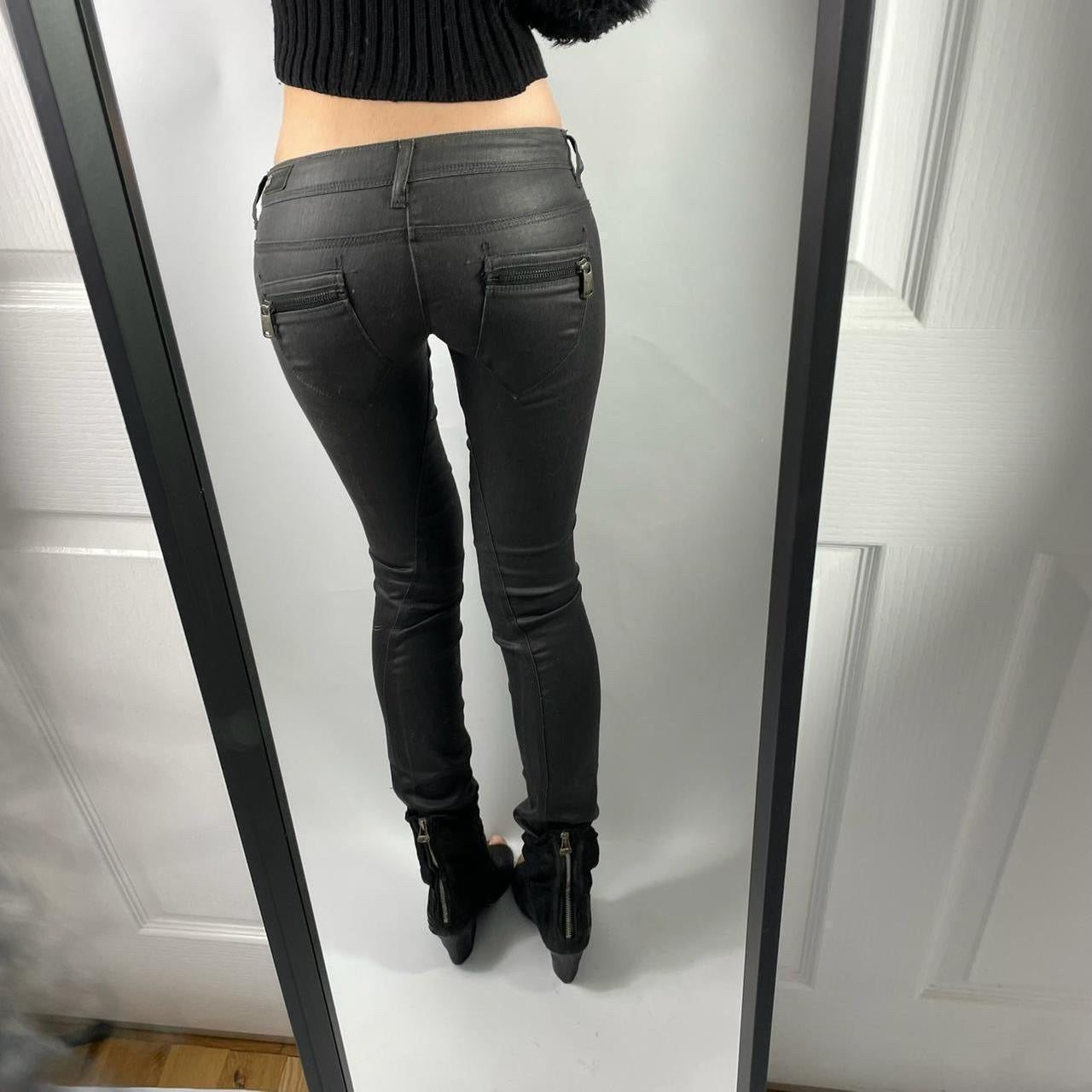 VINTAGE 2004 GUESS LOW RISE JEANS SIZE 27