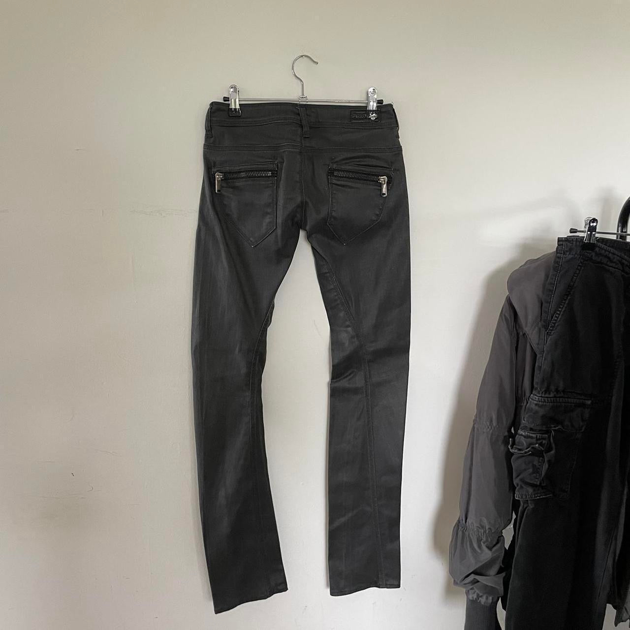 VINTAGE 2004 GUESS LOW RISE JEANS SIZE 27