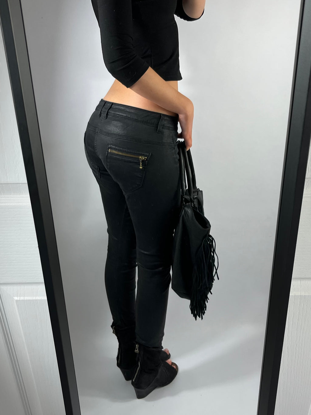 VINTAGE 2004 GUESS LOW RISE JEANS SIZE 29