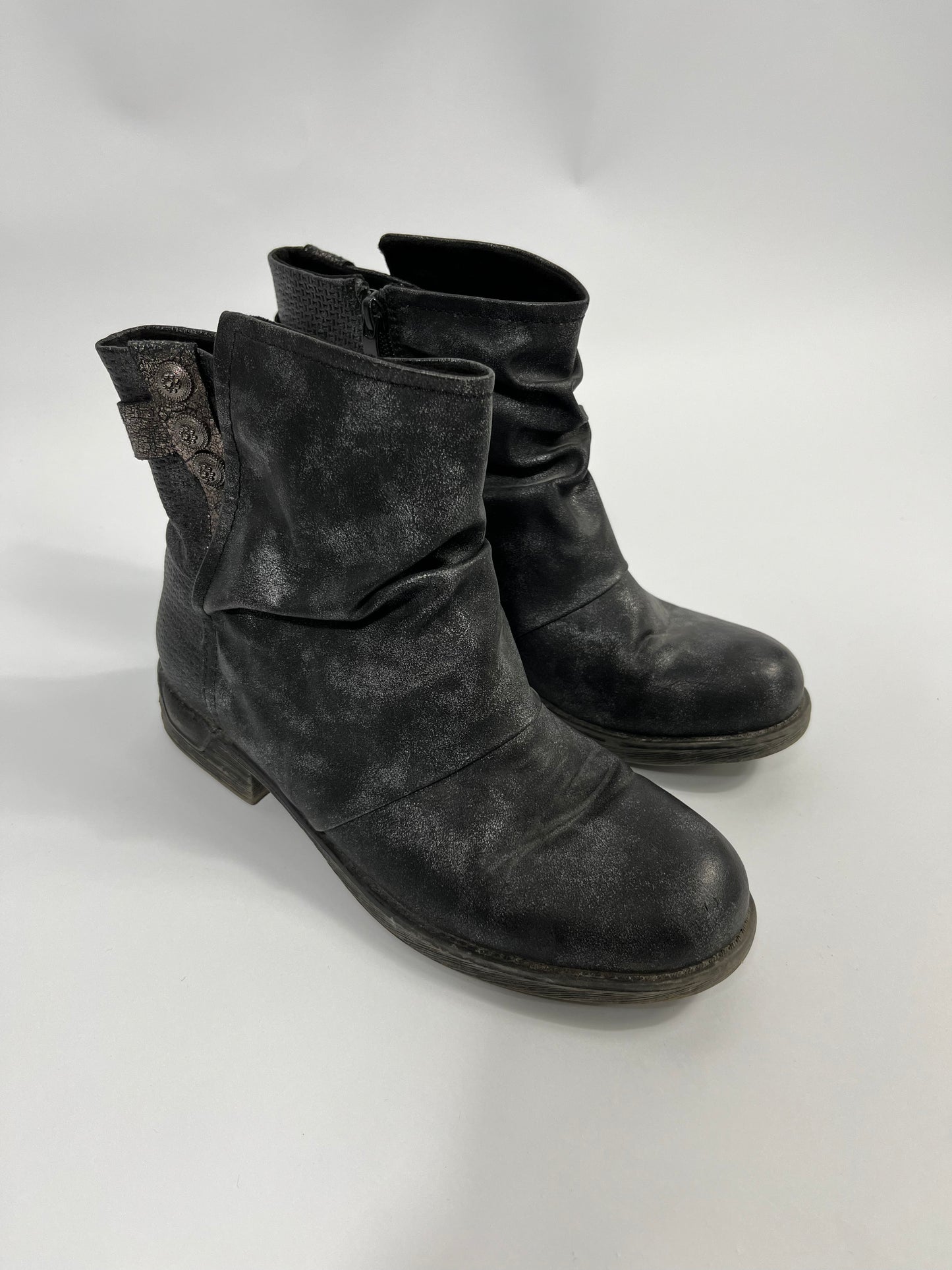 VINTAGE BOOTS EU39