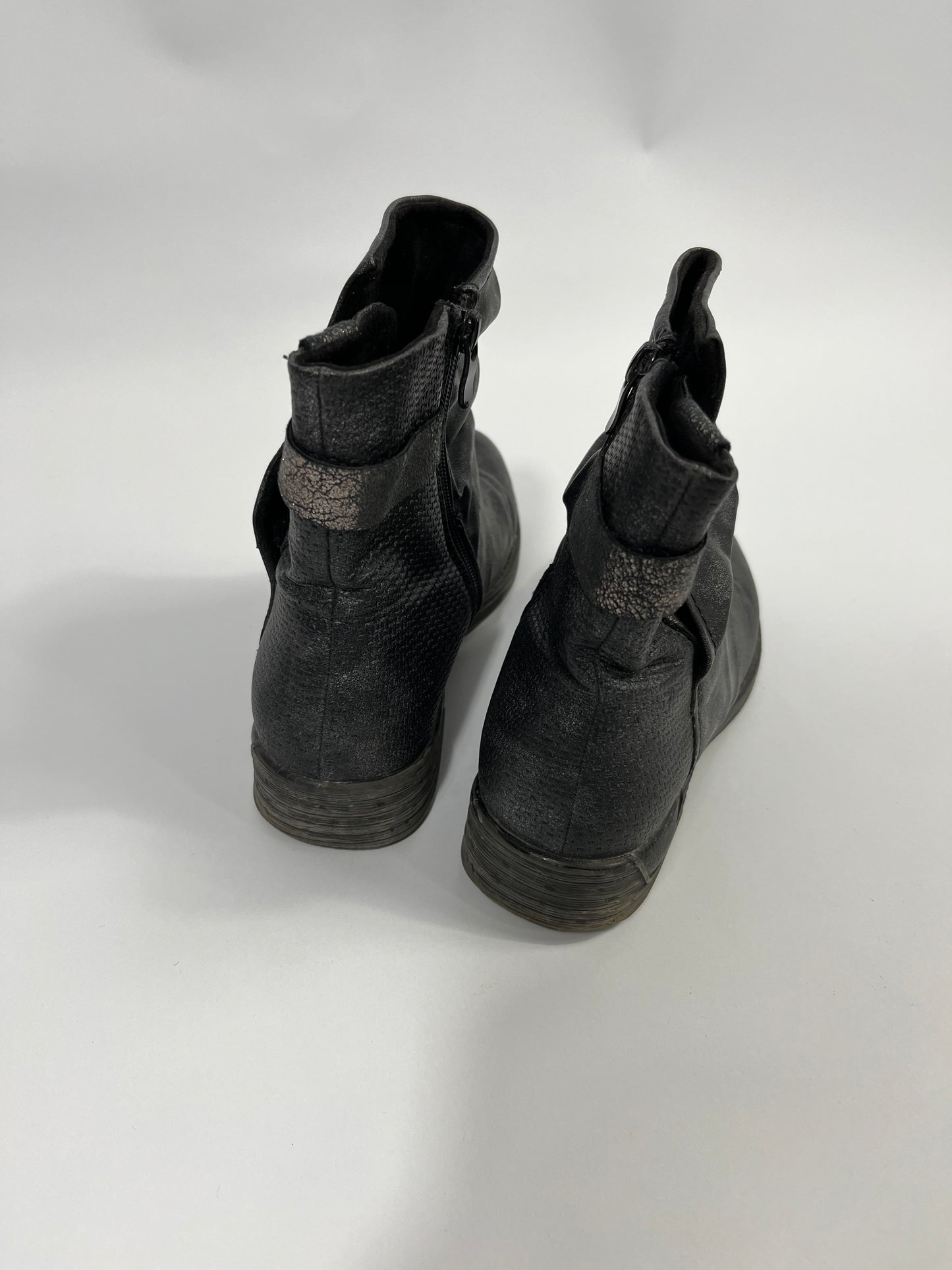 VINTAGE BOOTS EU39