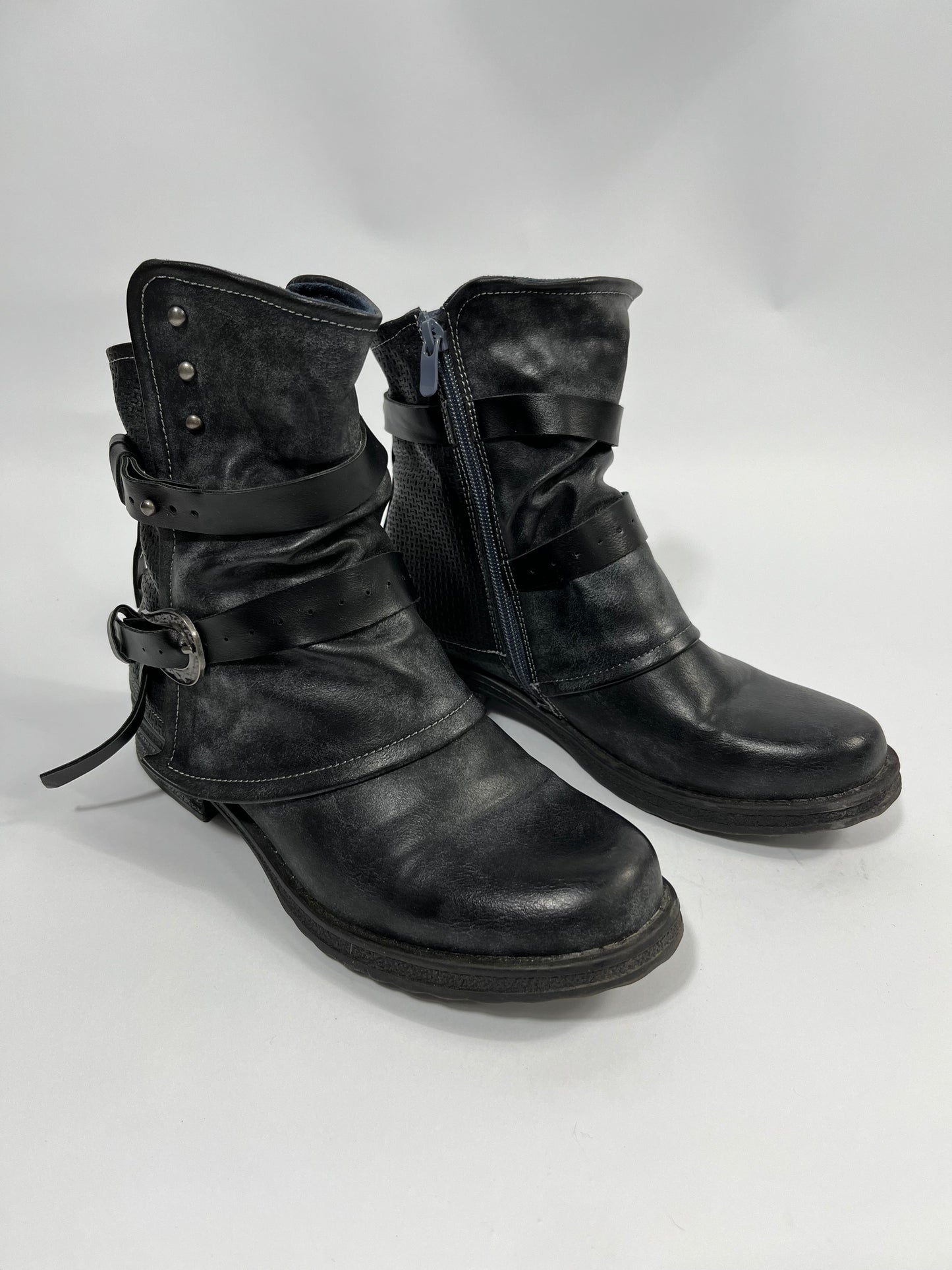 VINTAGE BOOTS EU38