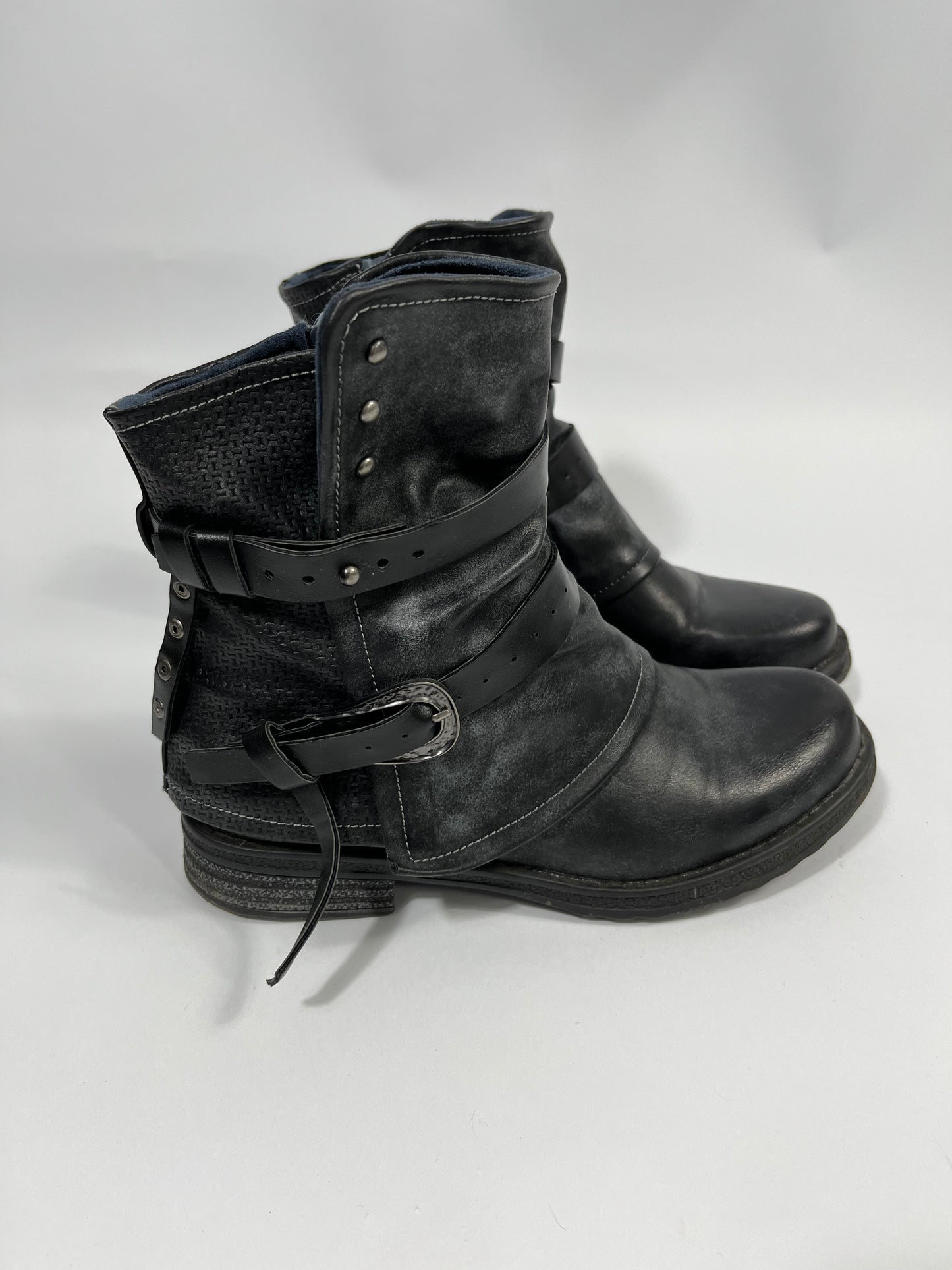 VINTAGE BOOTS EU38