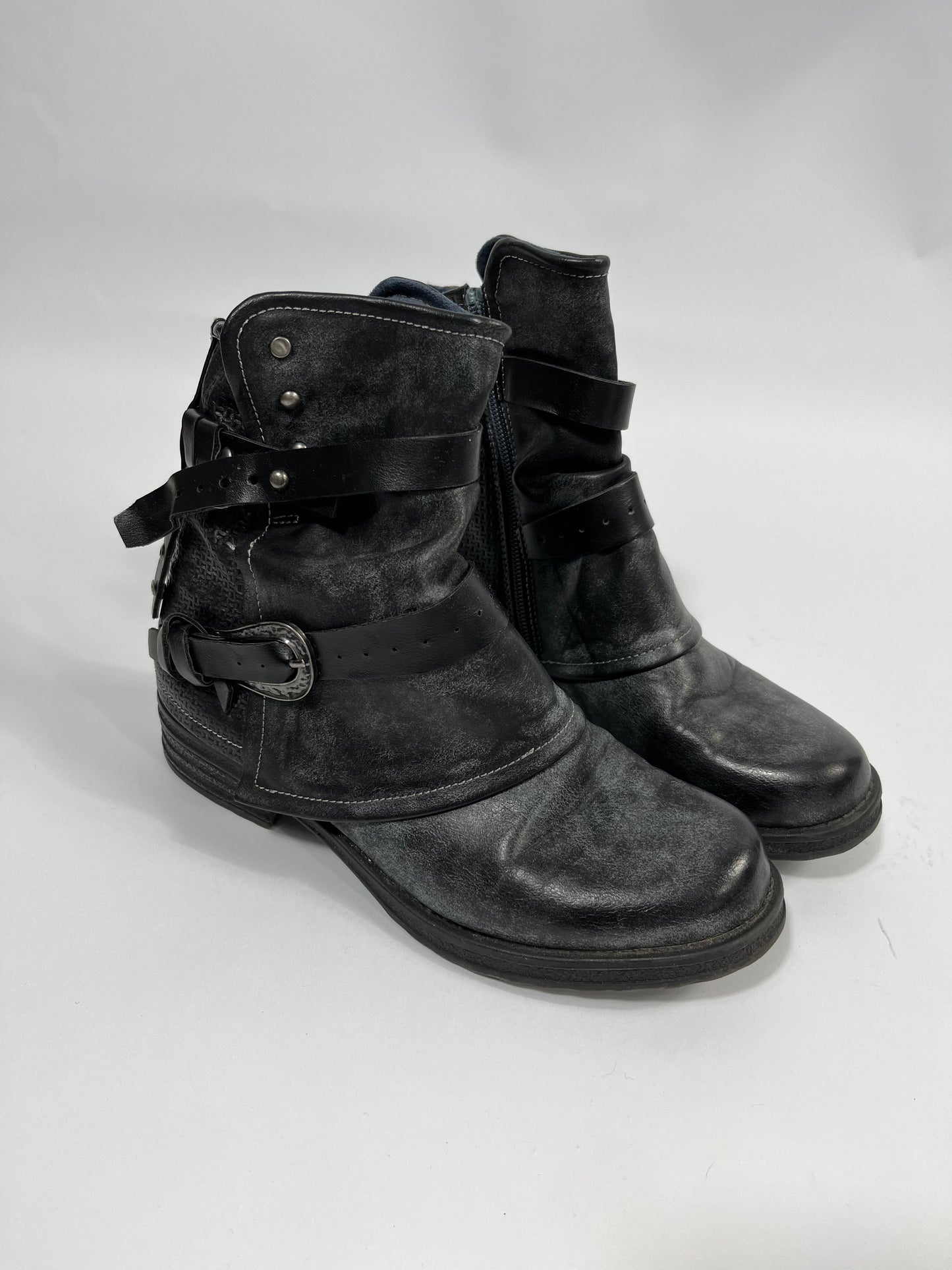 VINTAGE BOOTS EU37