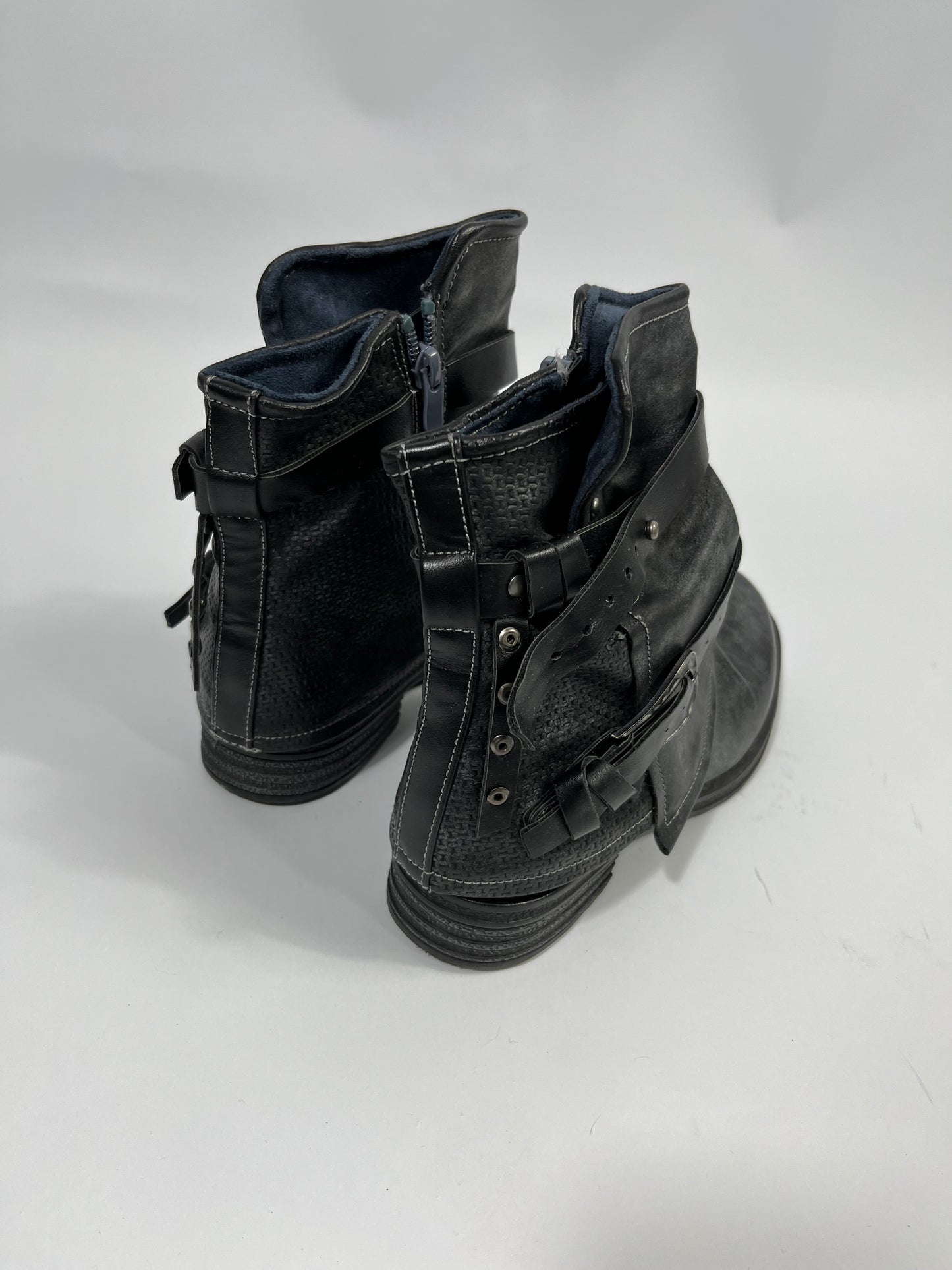 VINTAGE BOOTS EU37