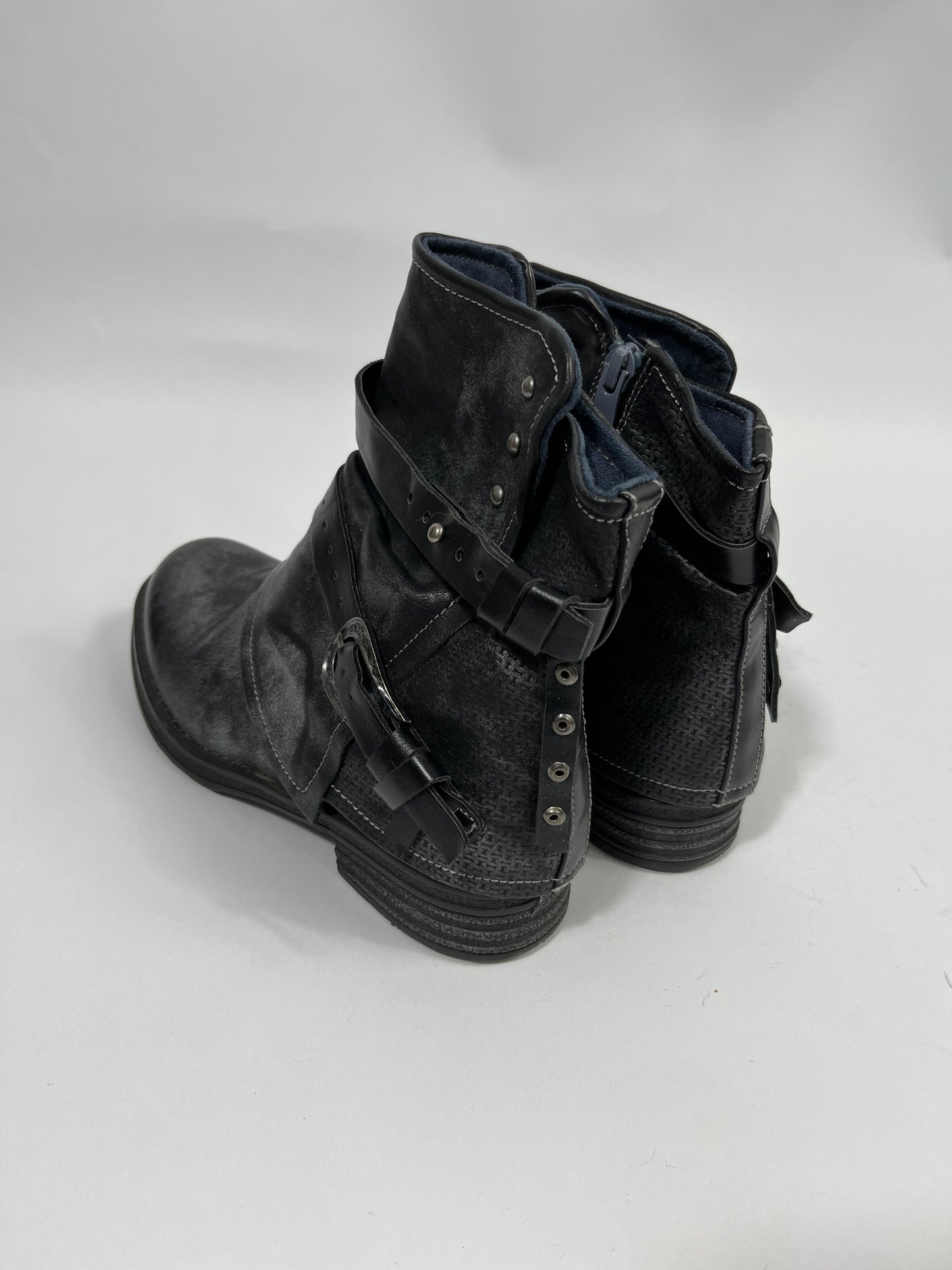 VINTAGE BOOTS EU37