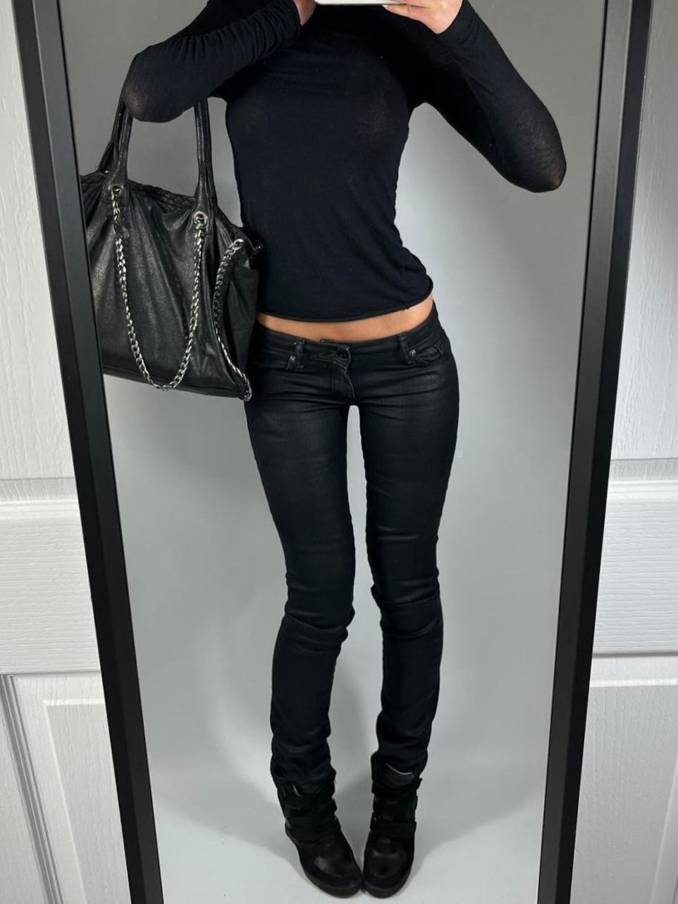 VINTAGE 2004 GUESS LOW RISE JEANS SIZE 26