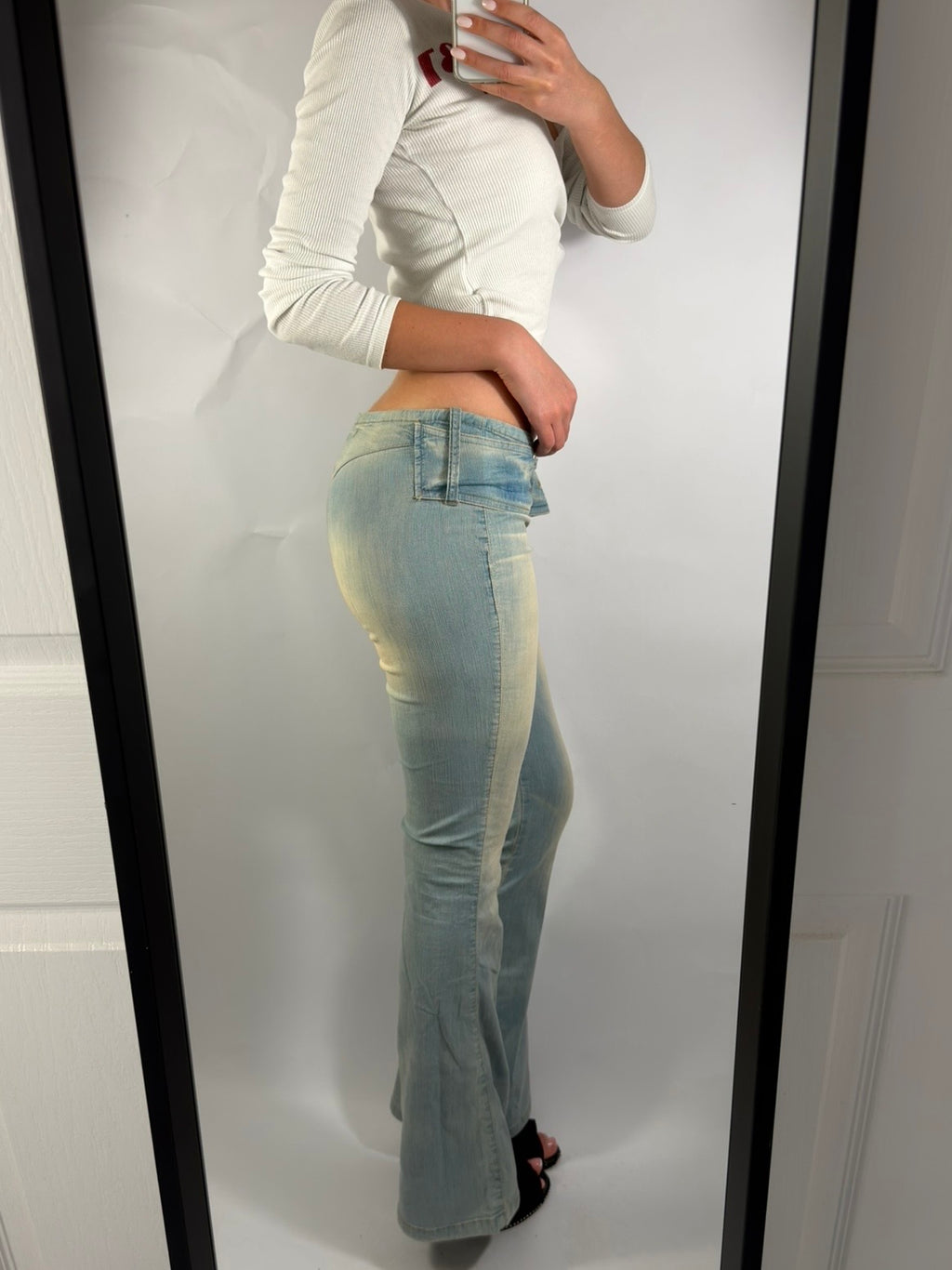 VINTAGE 2000S BELTED LOW RISE JEANS SIZE 29