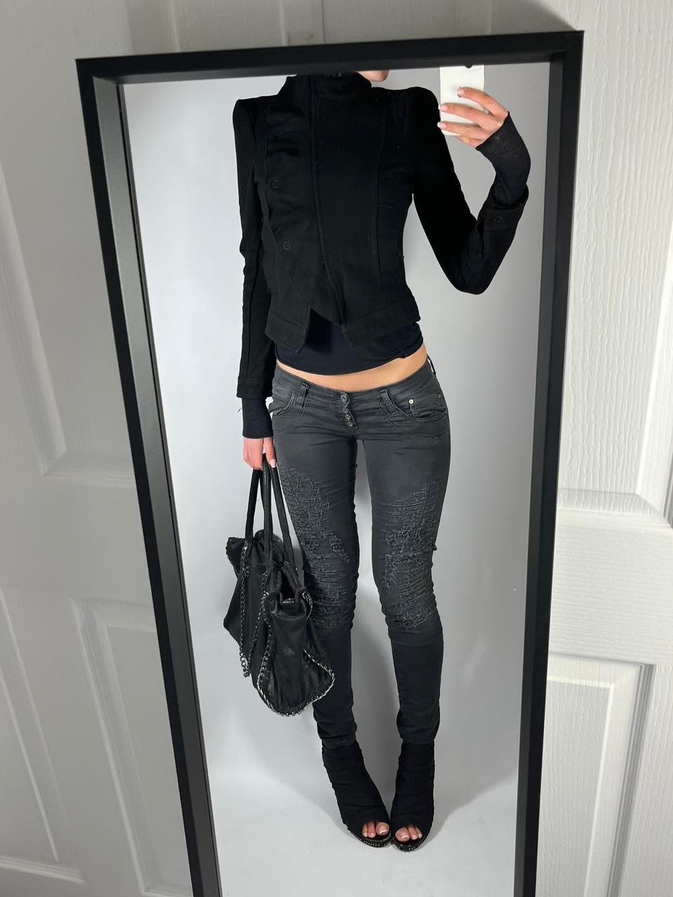 VINTAGE ULTRA LOW RISE RIPPED JEANS