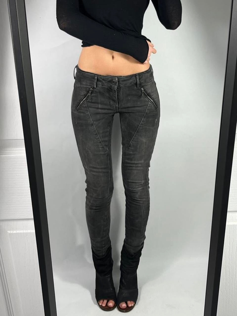 VINTAGE 2004 GUESS LOW RISE JEANS SIZE 27