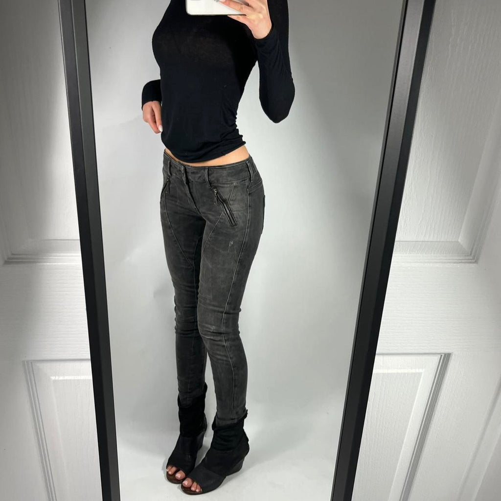 VINTAGE 2004 GUESS LOW RISE JEANS SIZE 27
