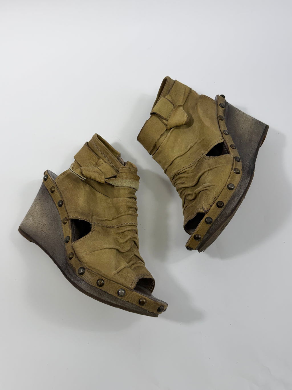 VINTAGE WEDGE HEELS EU39