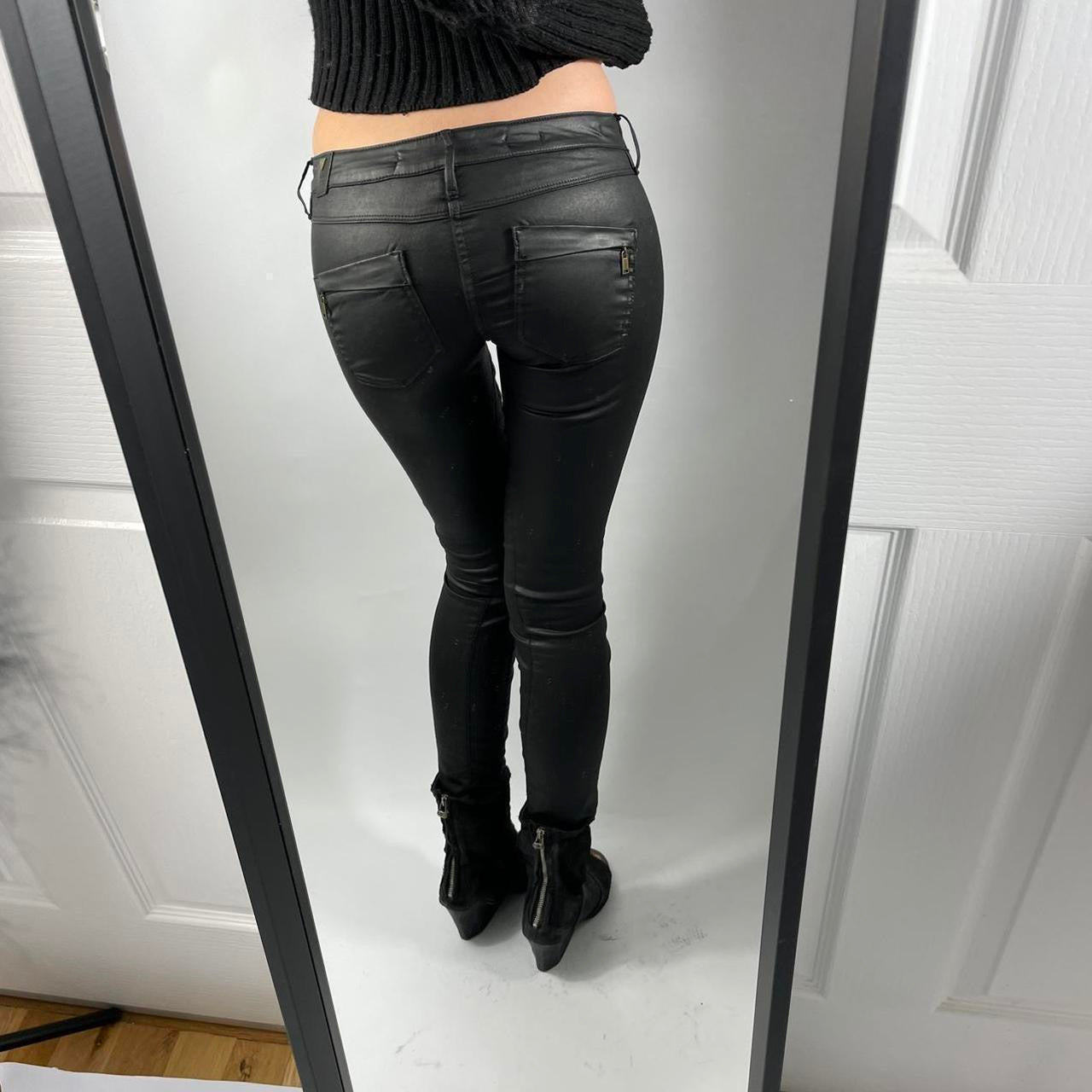 VINTAGE 2004 GUESS LOW RISE JEANS SIZE 24
