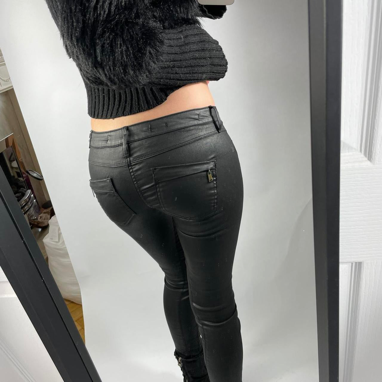 VINTAGE 2004 GUESS LOW RISE JEANS SIZE 24