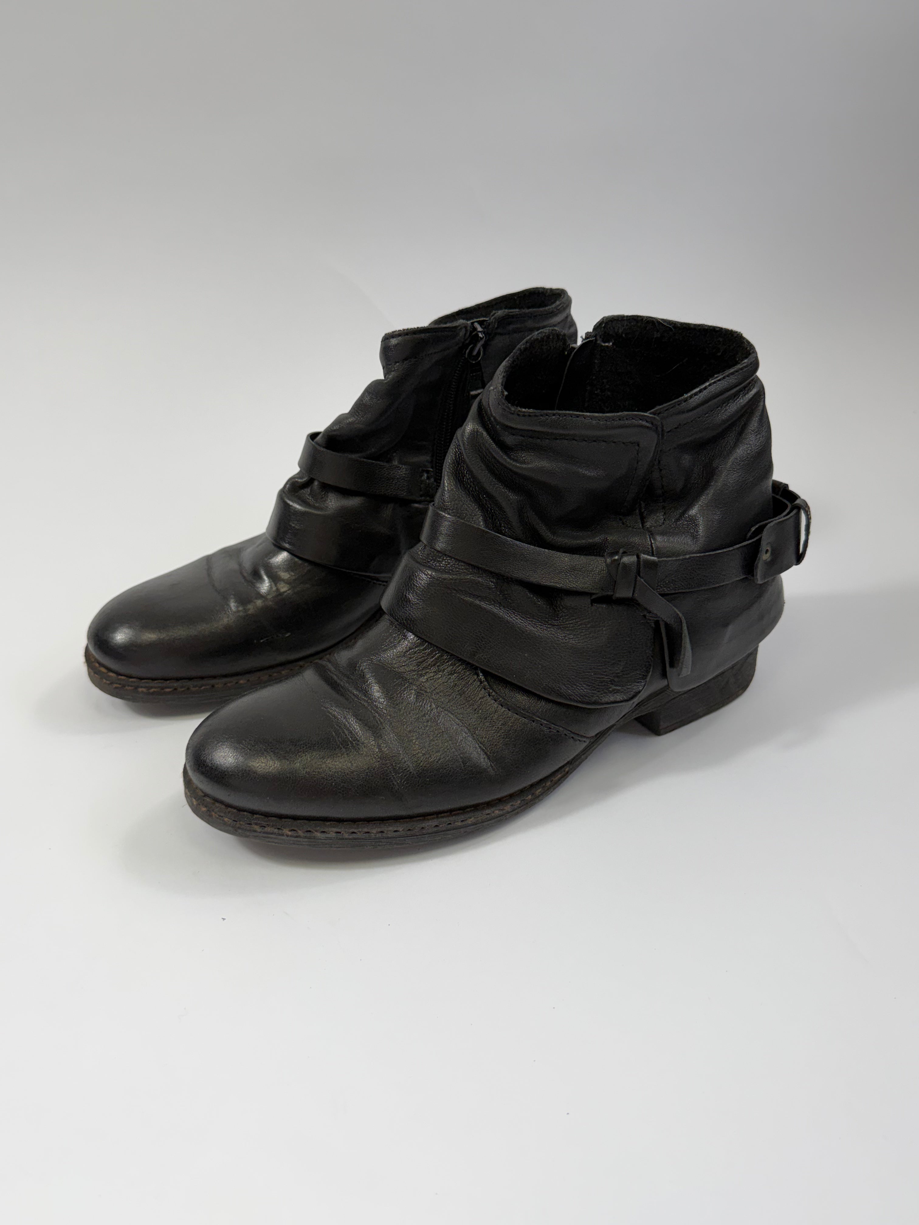 VINTAGE BOOTS EU41