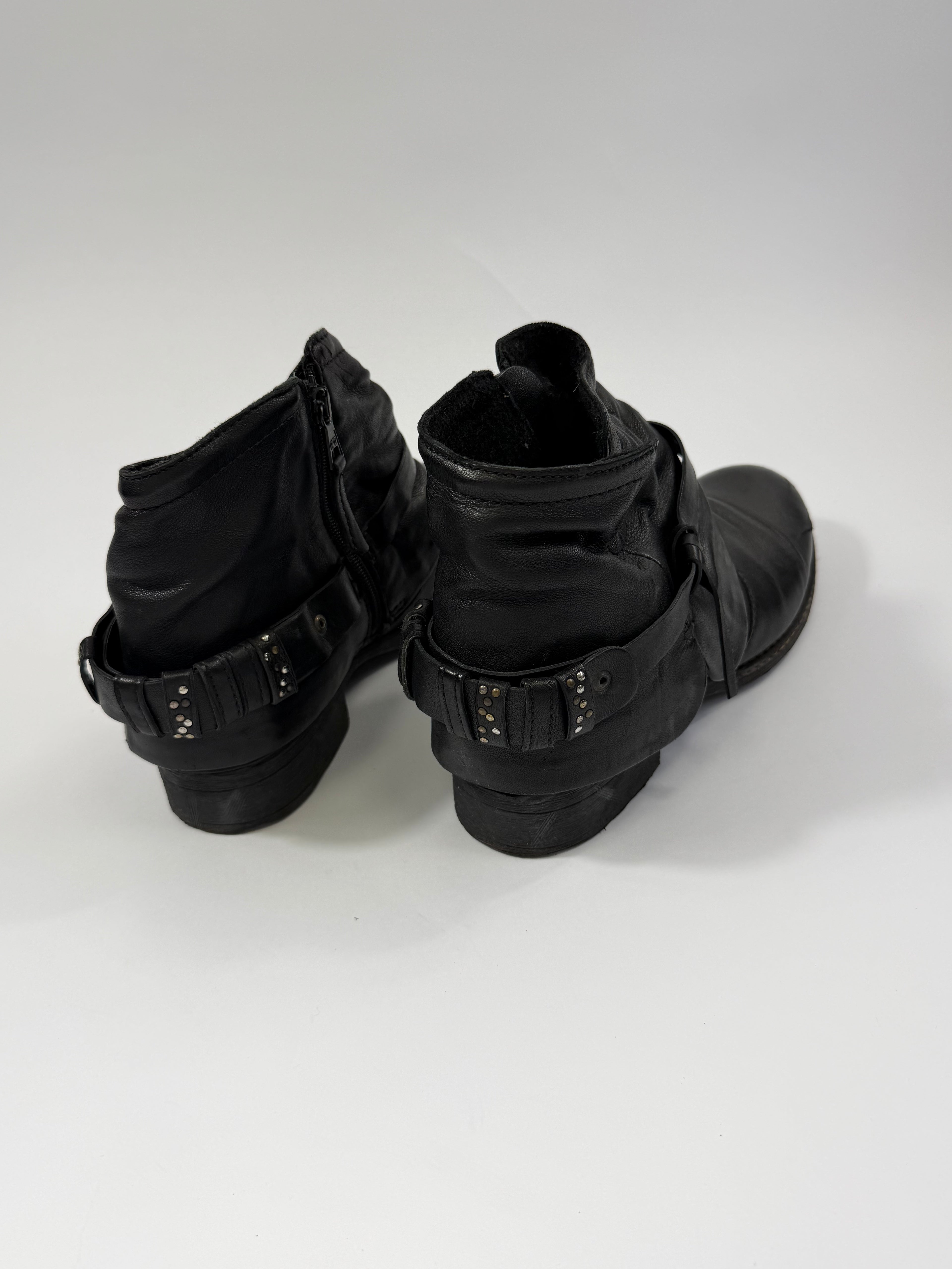 VINTAGE BOOTS EU41