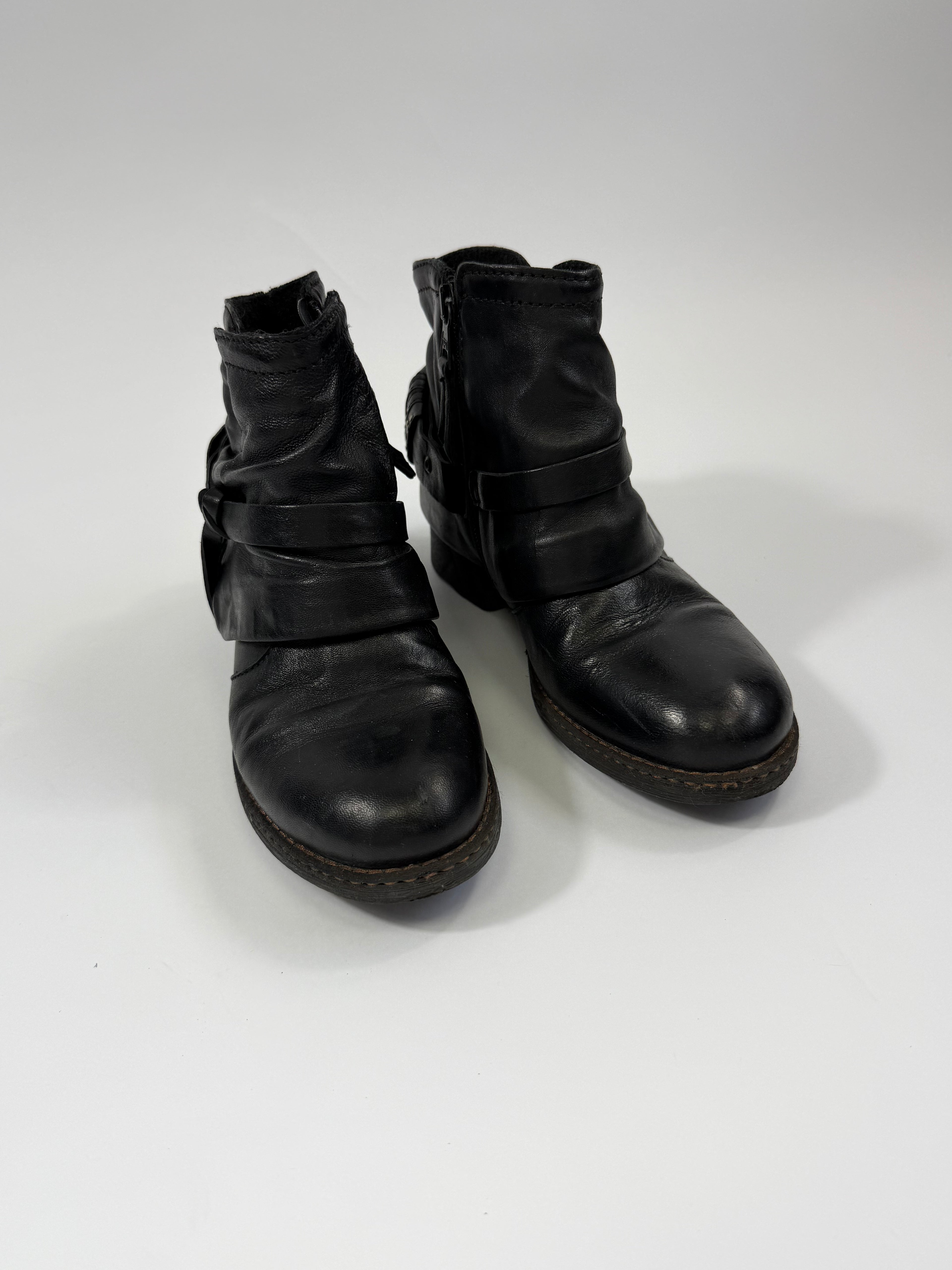 VINTAGE BOOTS EU36