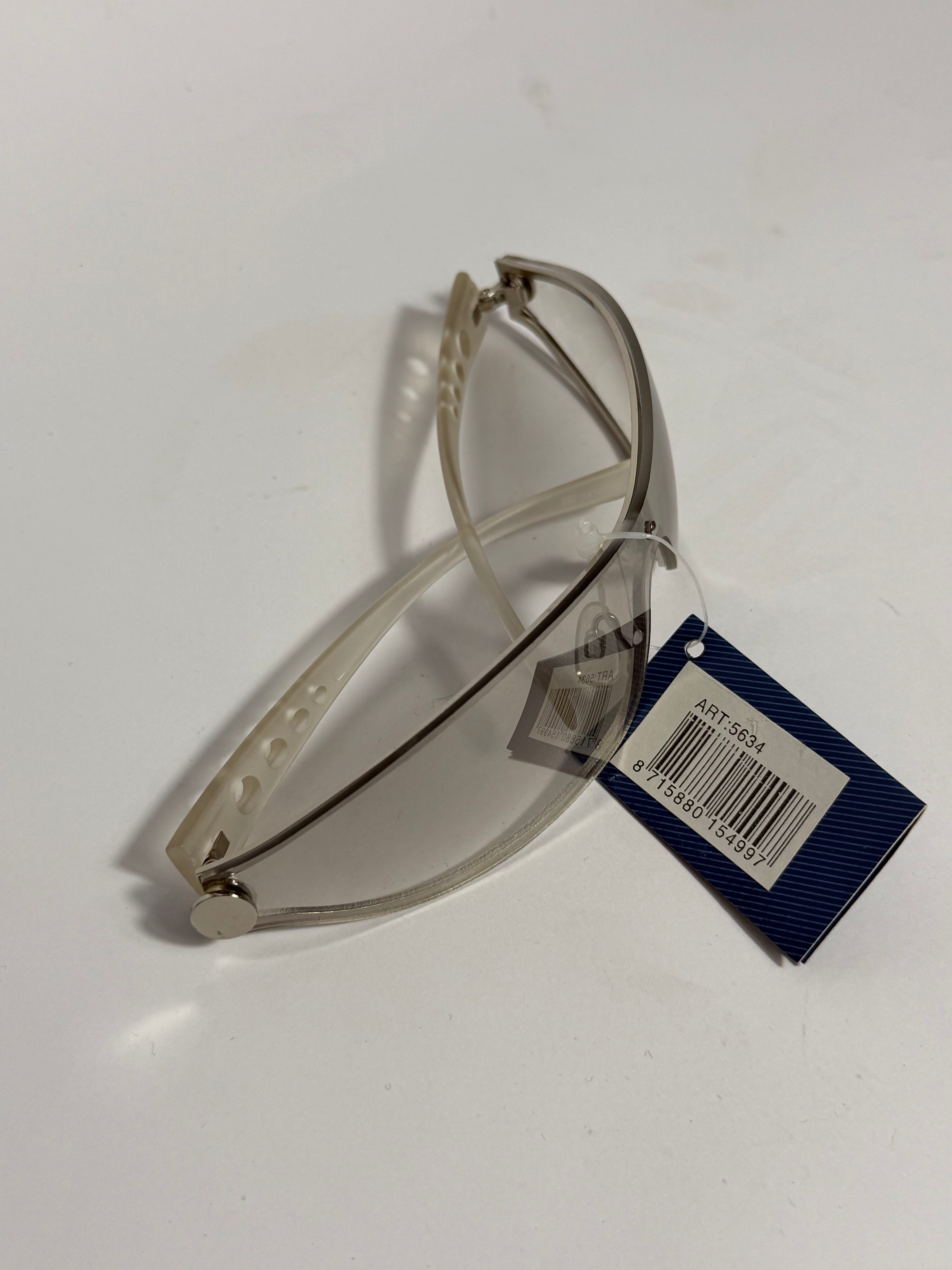 VINTAGE DEADSTOCK SUNGLASSES
